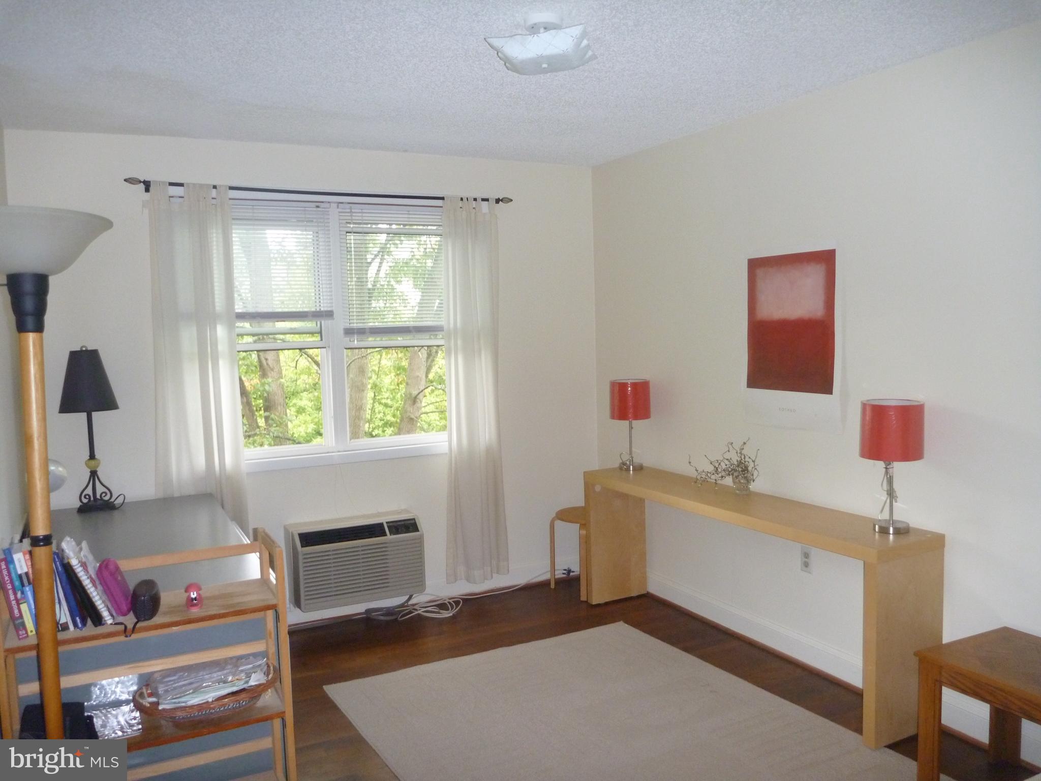 MACARTHUR PARK CONDOMINIUMS - Residential