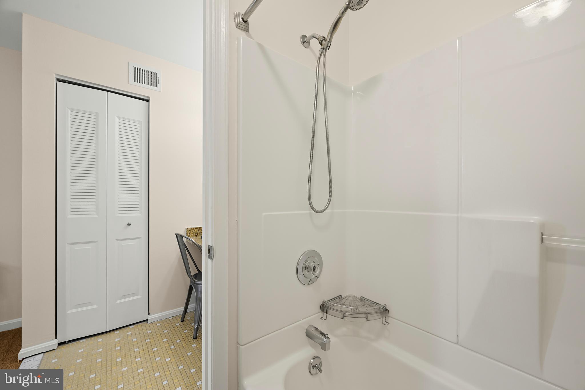 PINECREST HEIGHTS - Residential