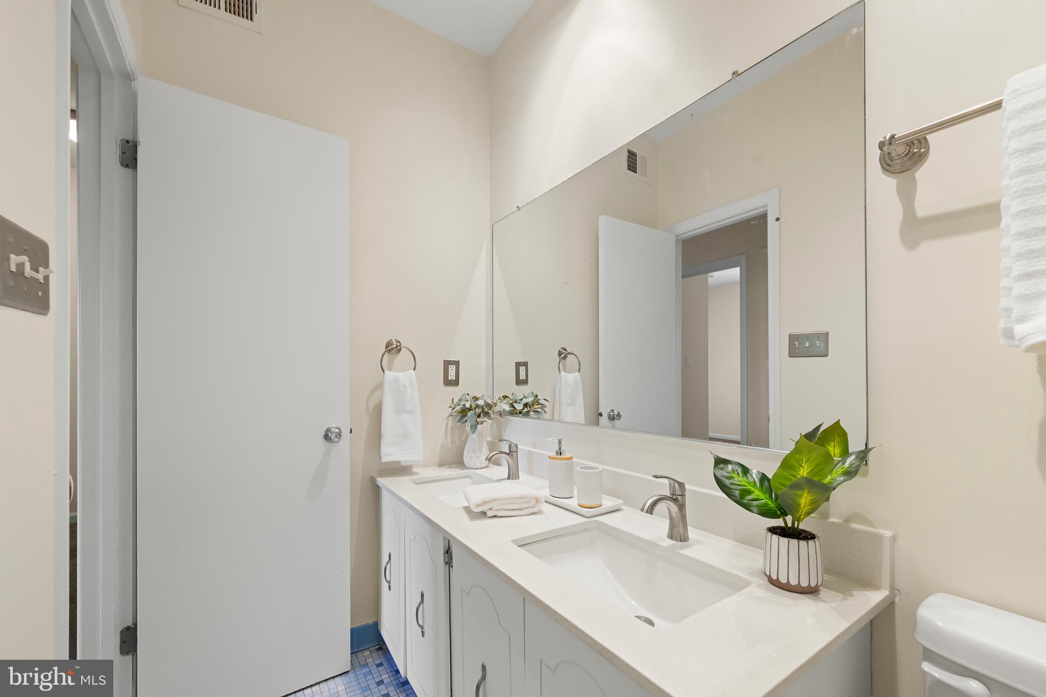 PINECREST HEIGHTS - Residential