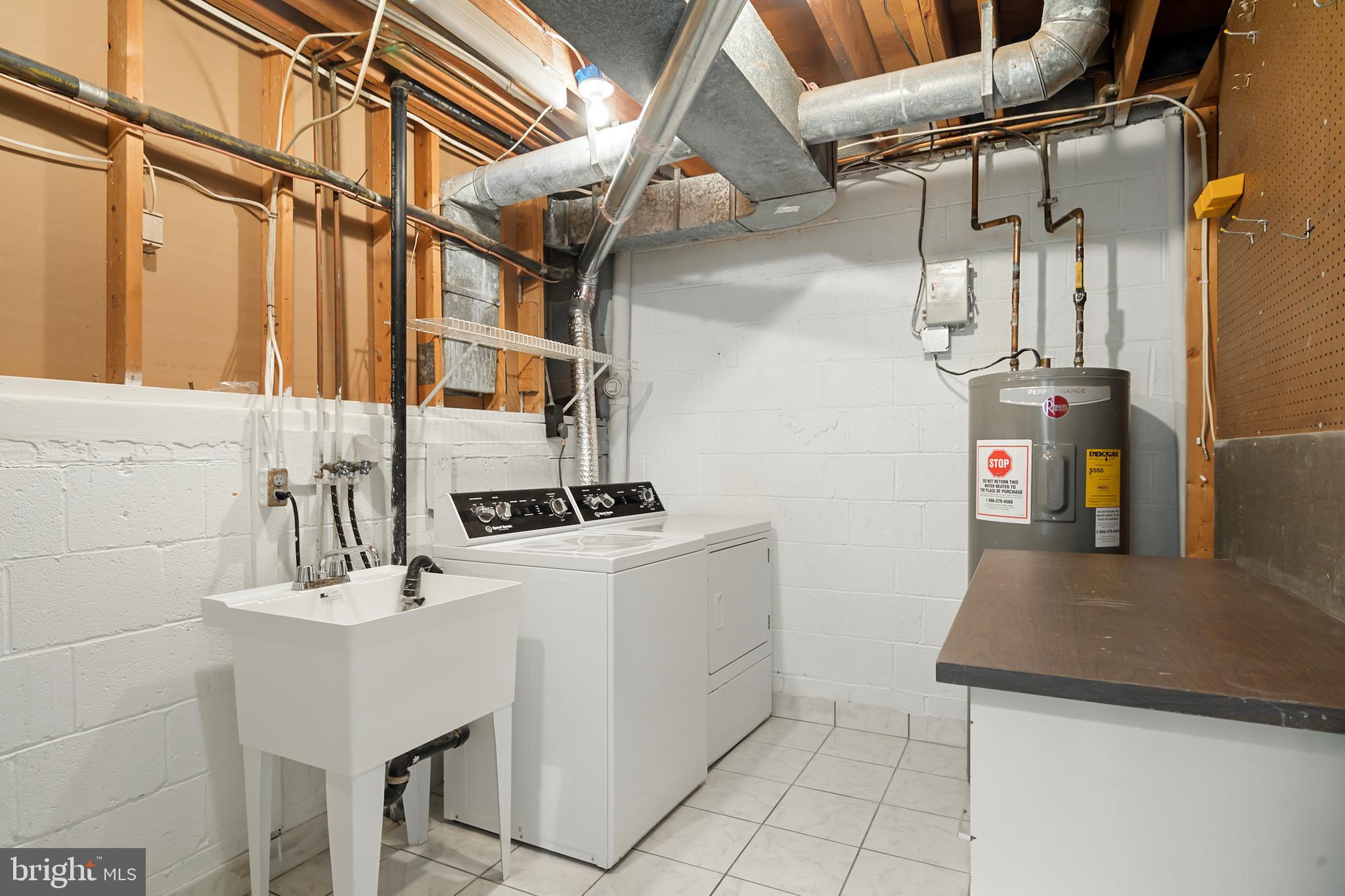 PINECREST HEIGHTS - Residential