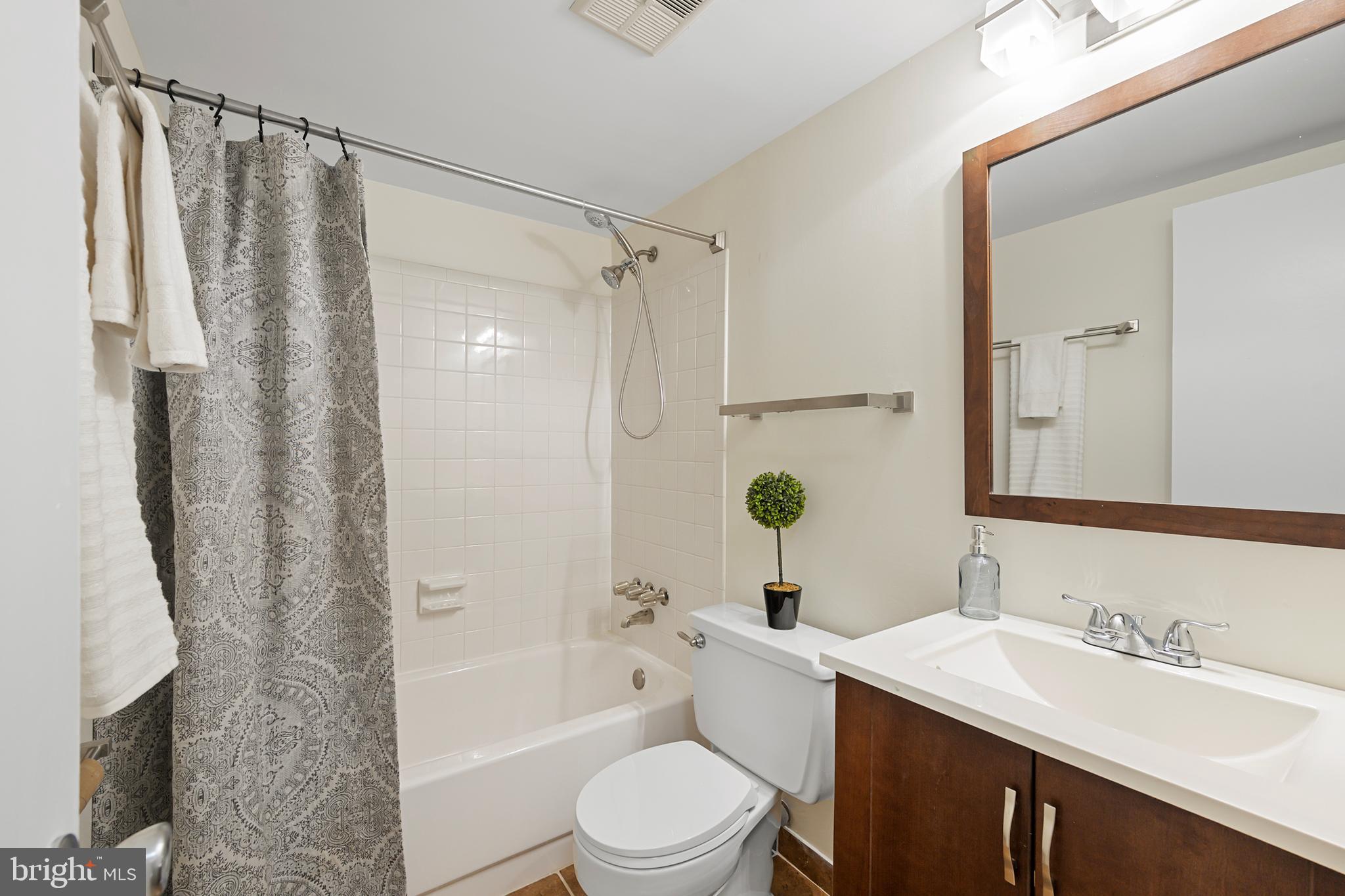 PINECREST HEIGHTS - Residential