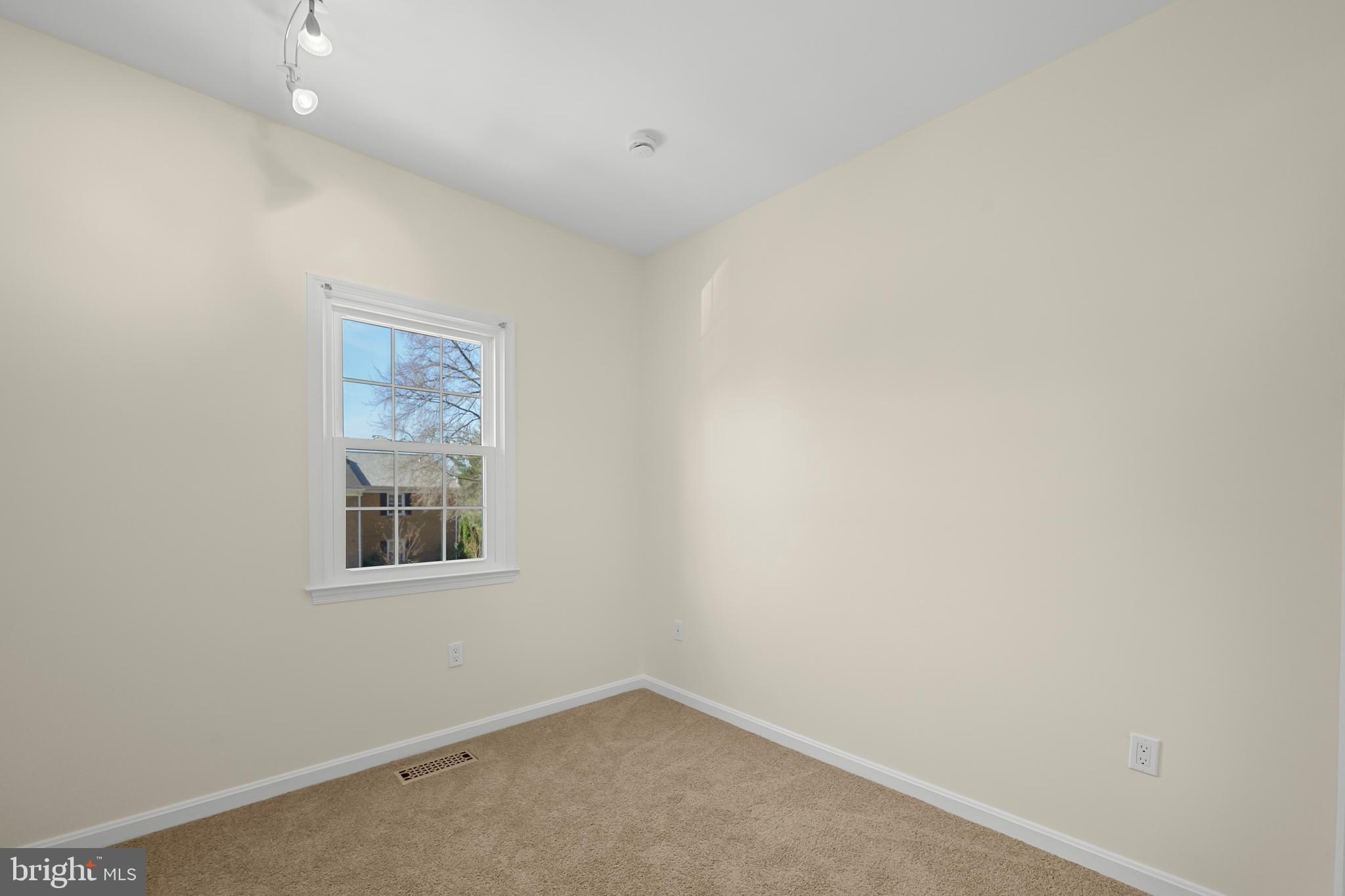 PINECREST HEIGHTS - Residential