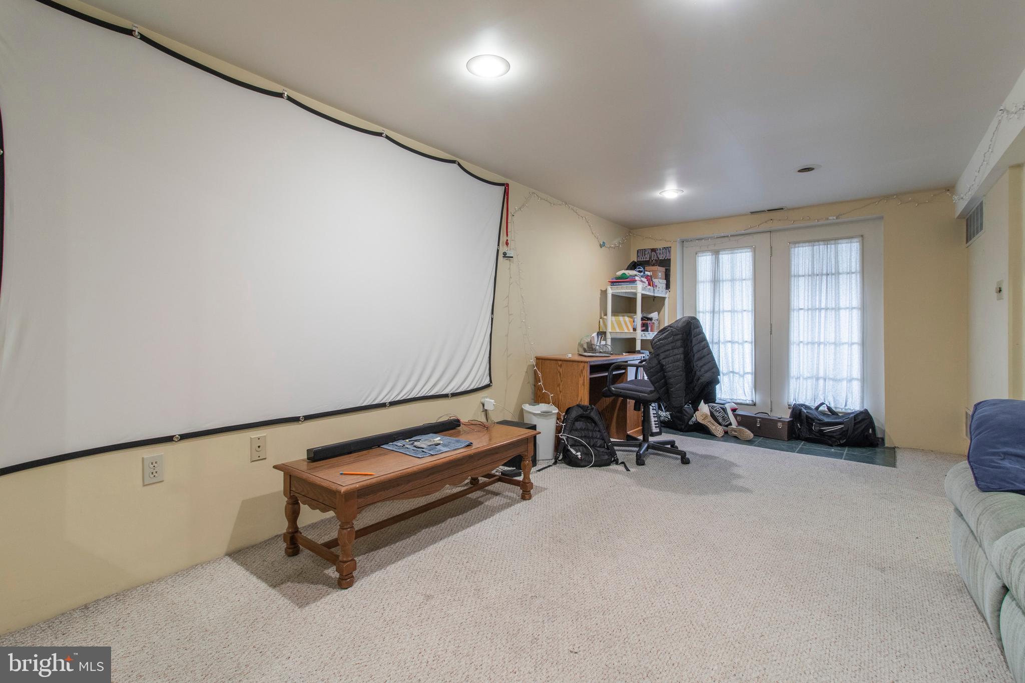 ROXBOROUGH - Residential