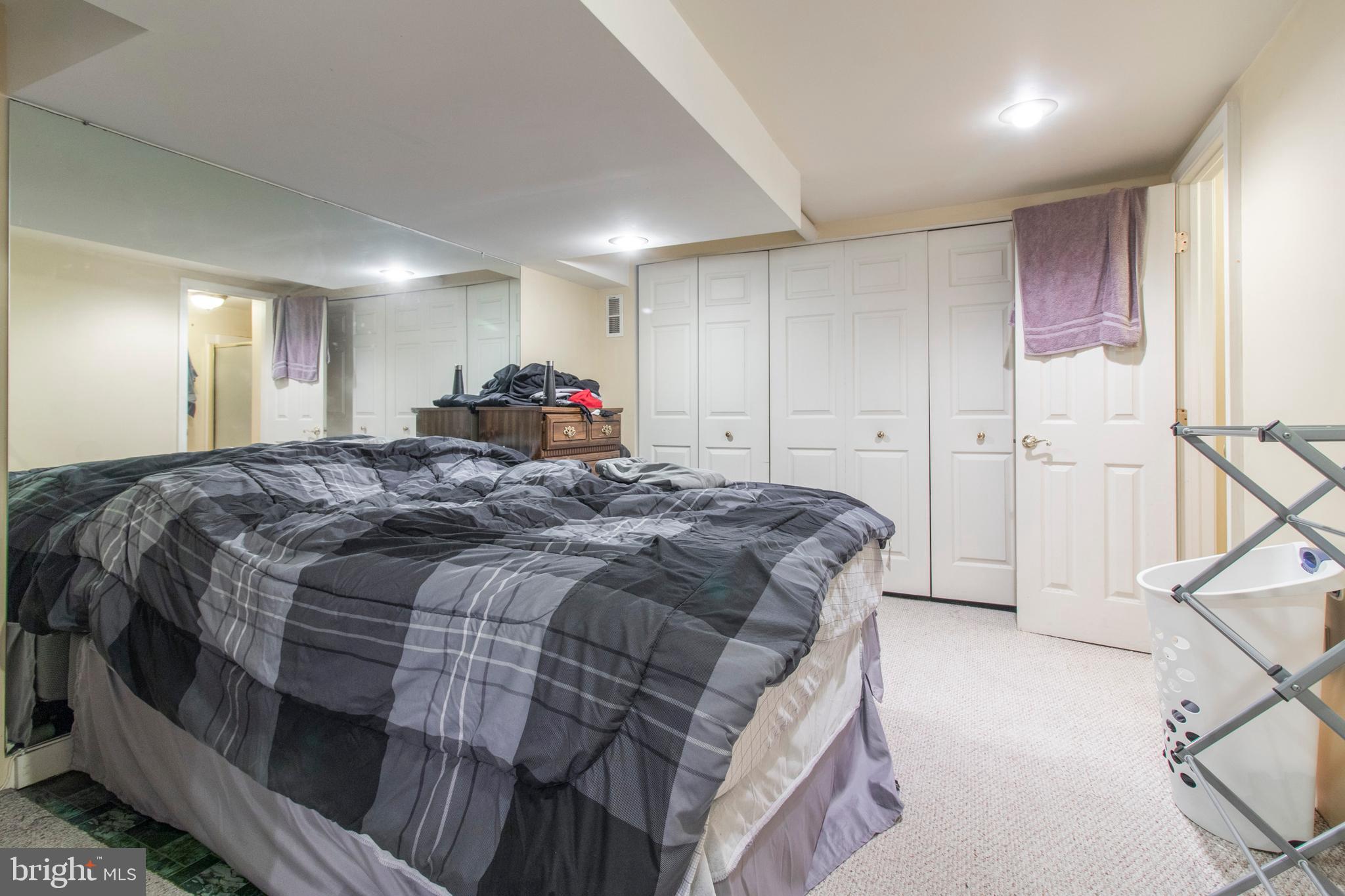 ROXBOROUGH - Residential