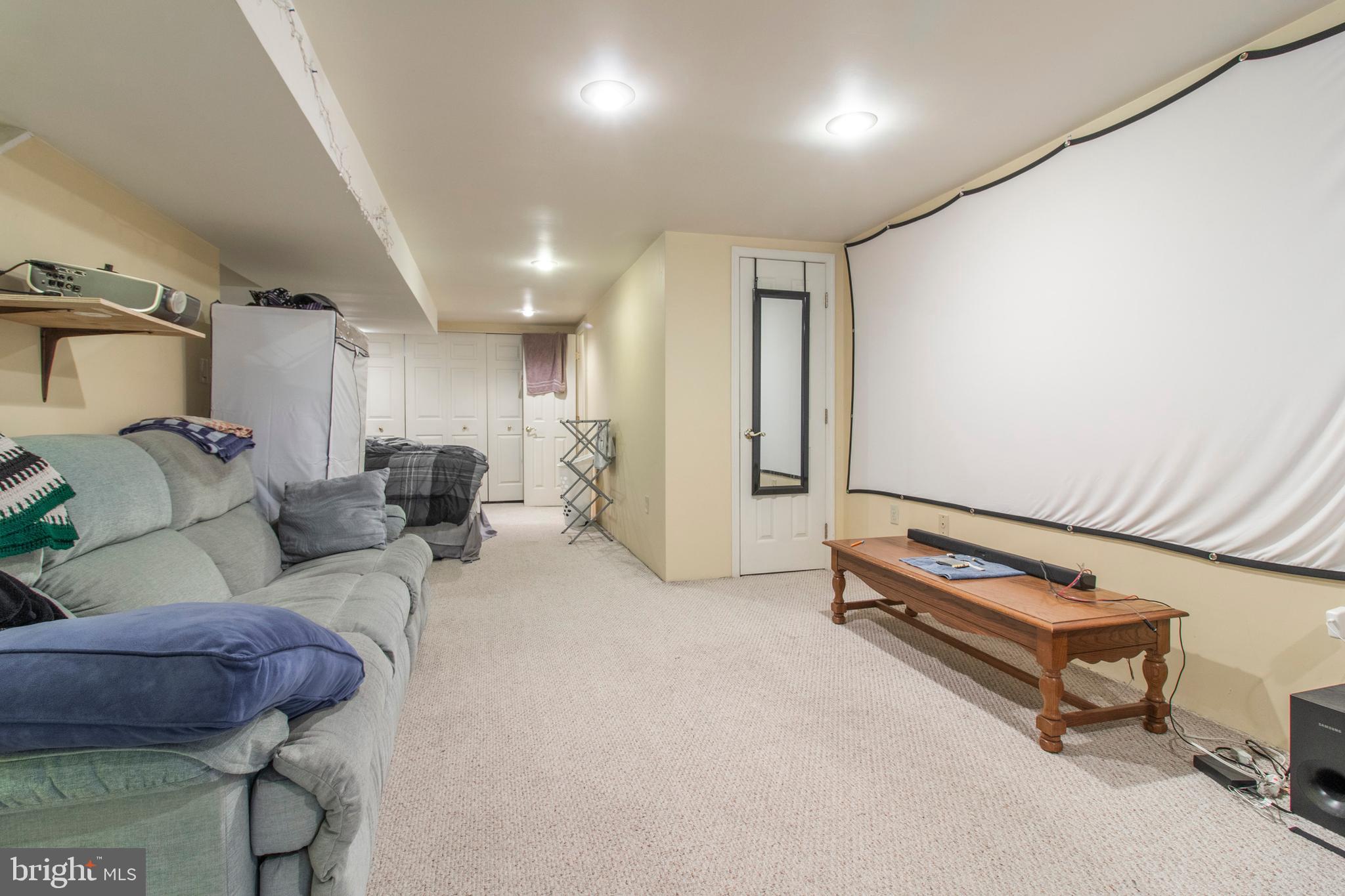 ROXBOROUGH - Residential