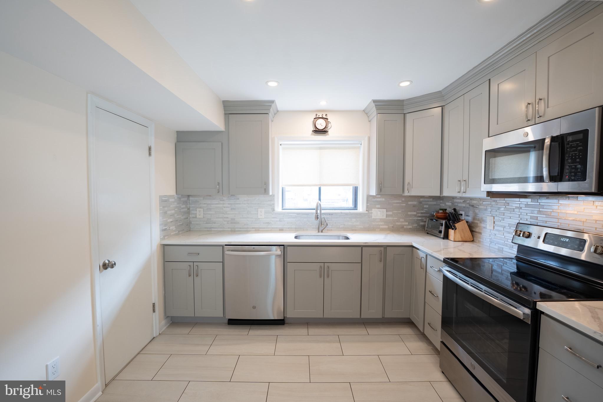 NEWPORT ESTATES - Residential