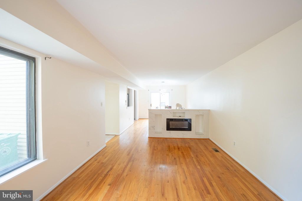 Photo of 10 Brian Court #242, GAITHERSBURG, MD 20877 (MLS # MDMC2202256)