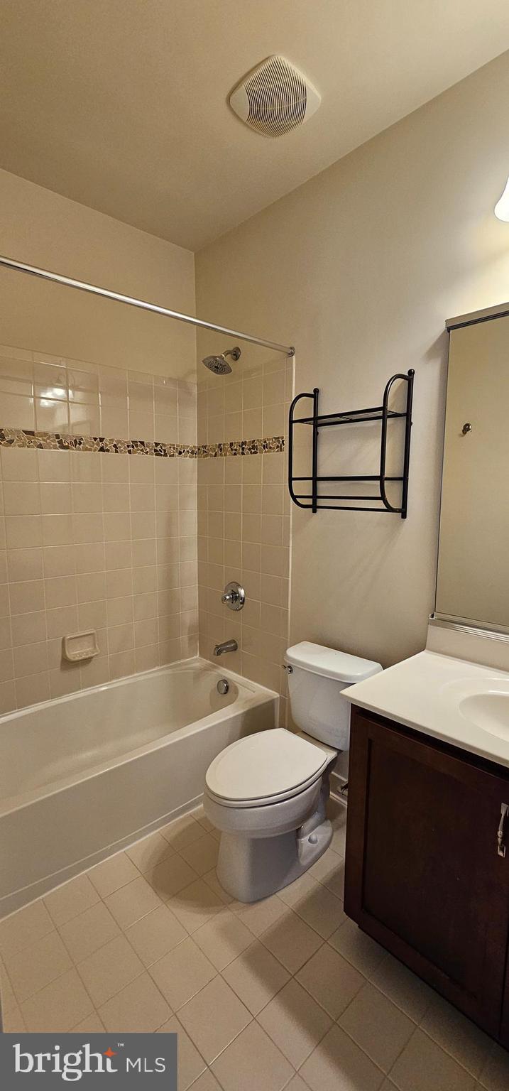 BELMONT LAND BAY - Residential Lease