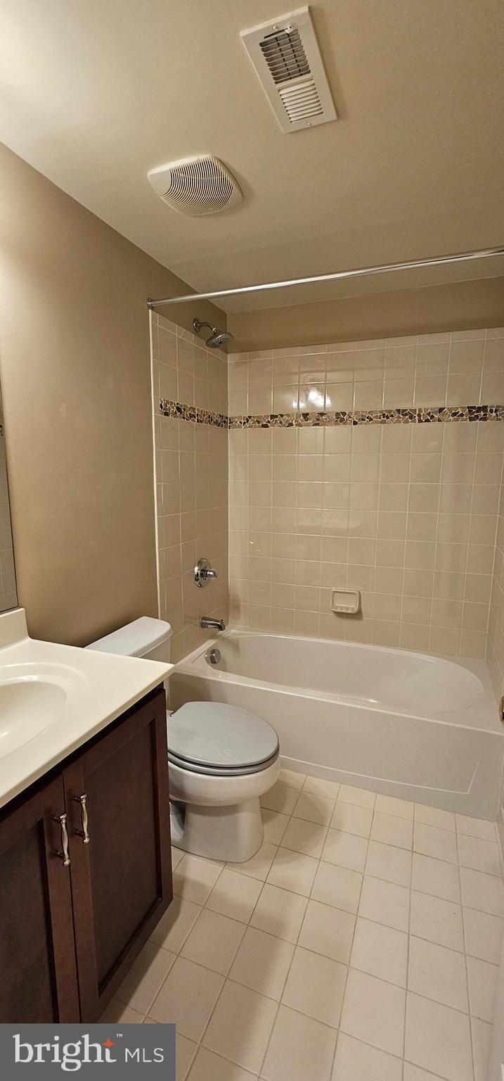 BELMONT LAND BAY - Residential Lease