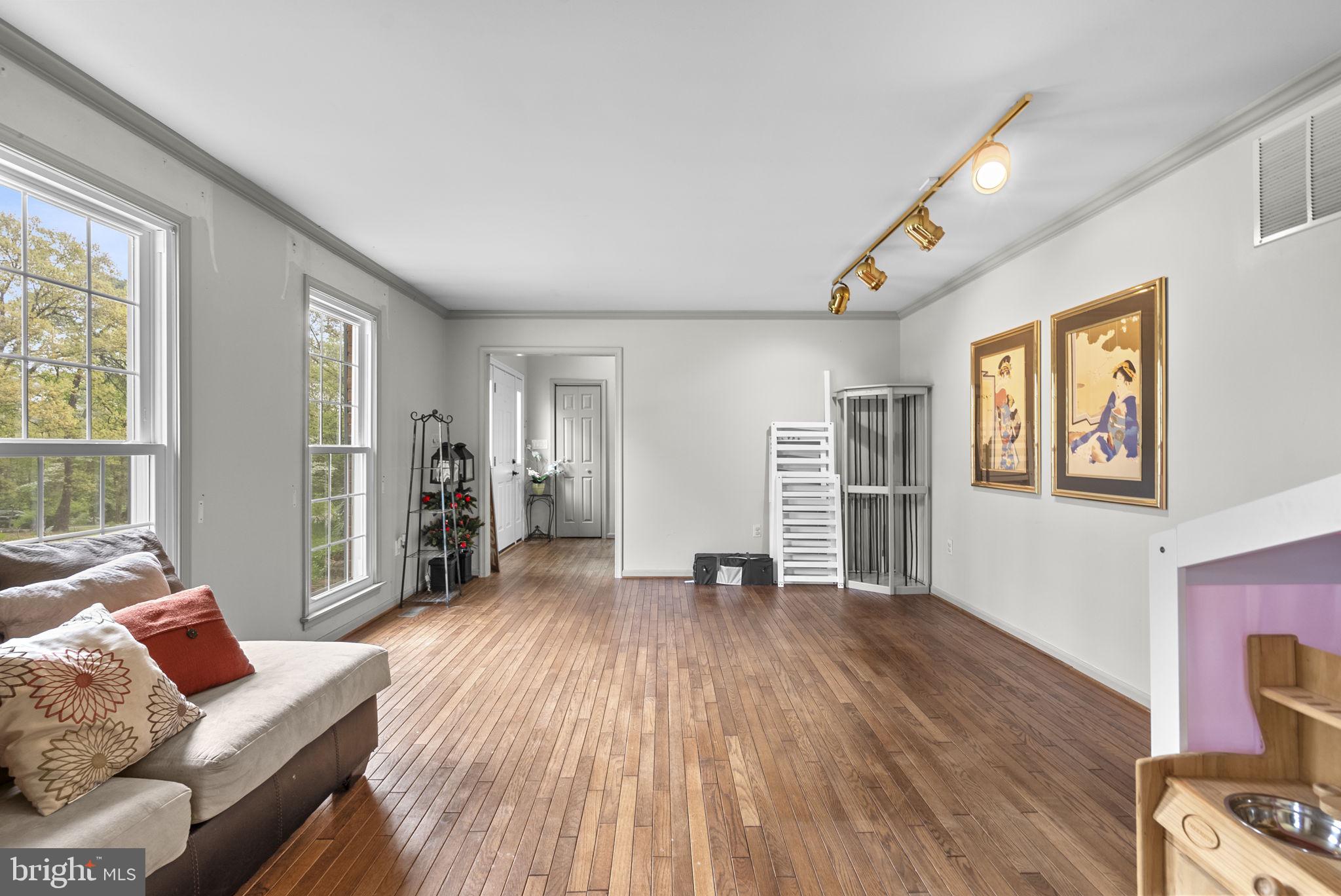 WOODBRIDGE FOREST - Residential