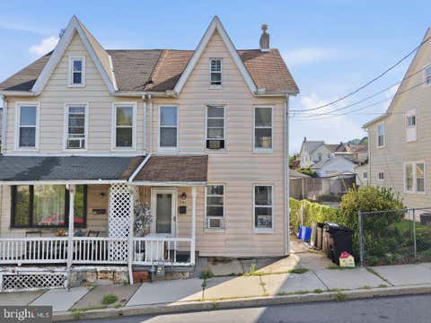 Townhouse For Sale - 541 Benner Ave<br/> BETHLEHEM, PA 18015