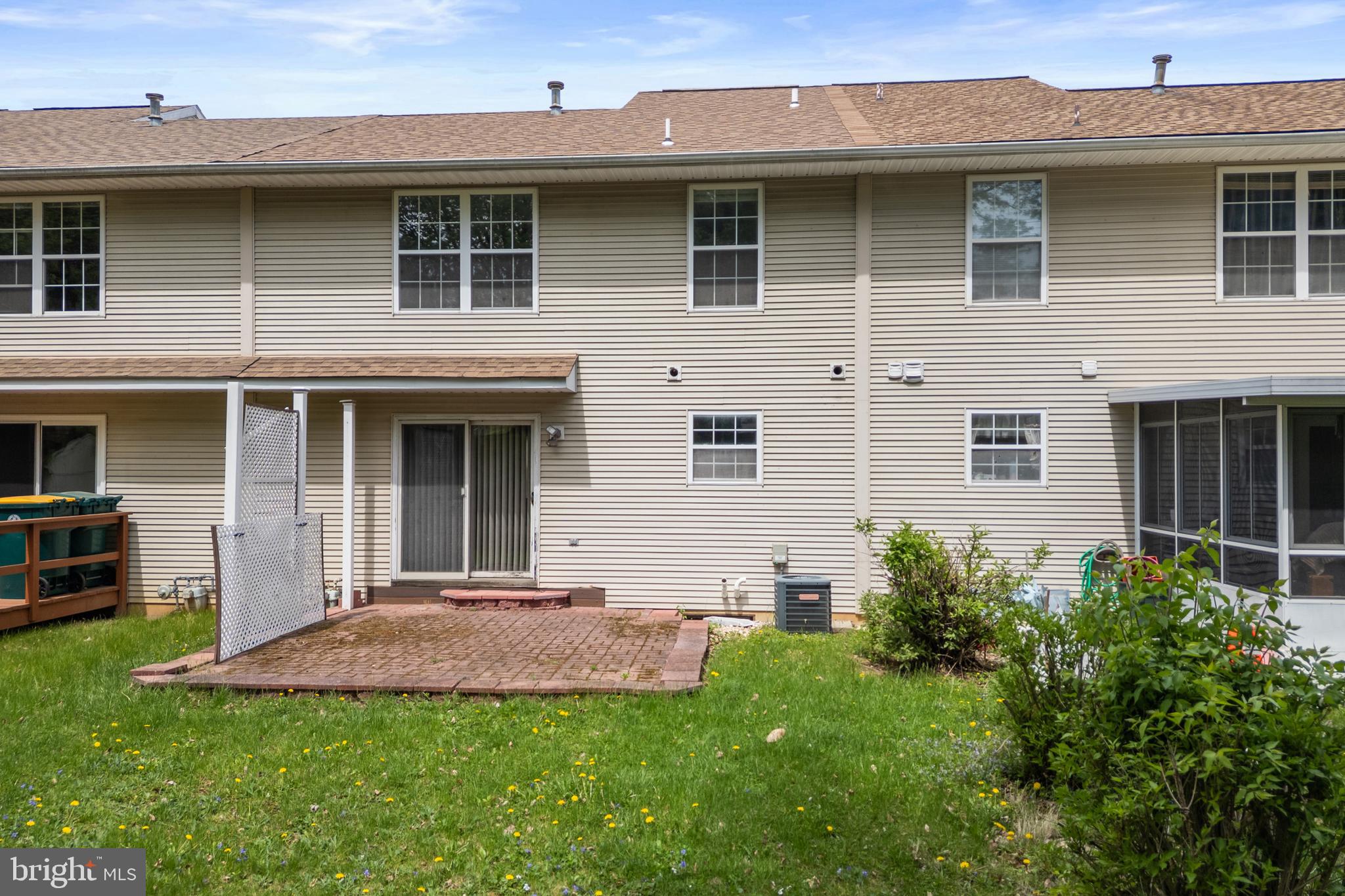 VICTORIA SQUARE - Residential