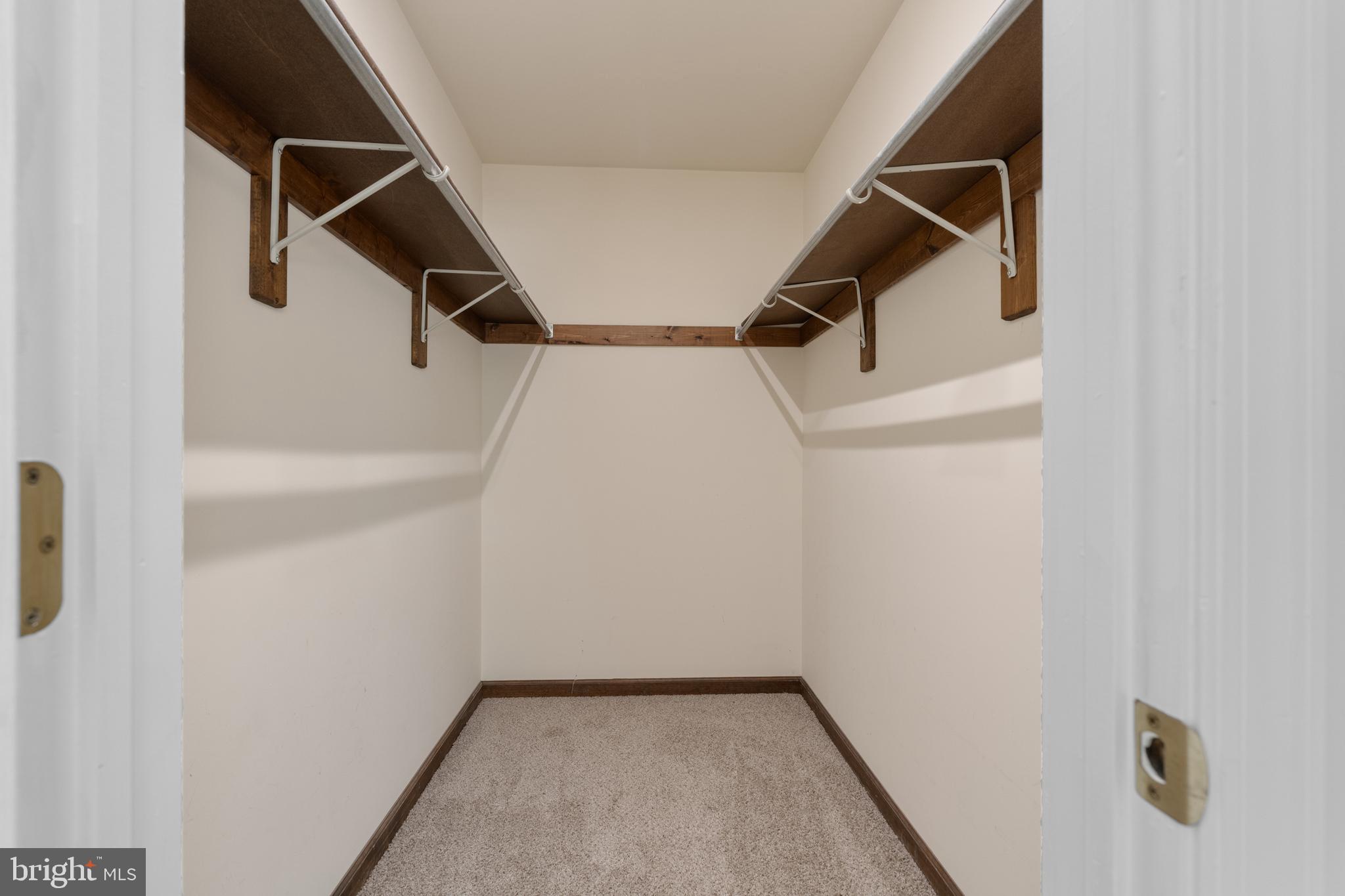 VICTORIA SQUARE - Residential