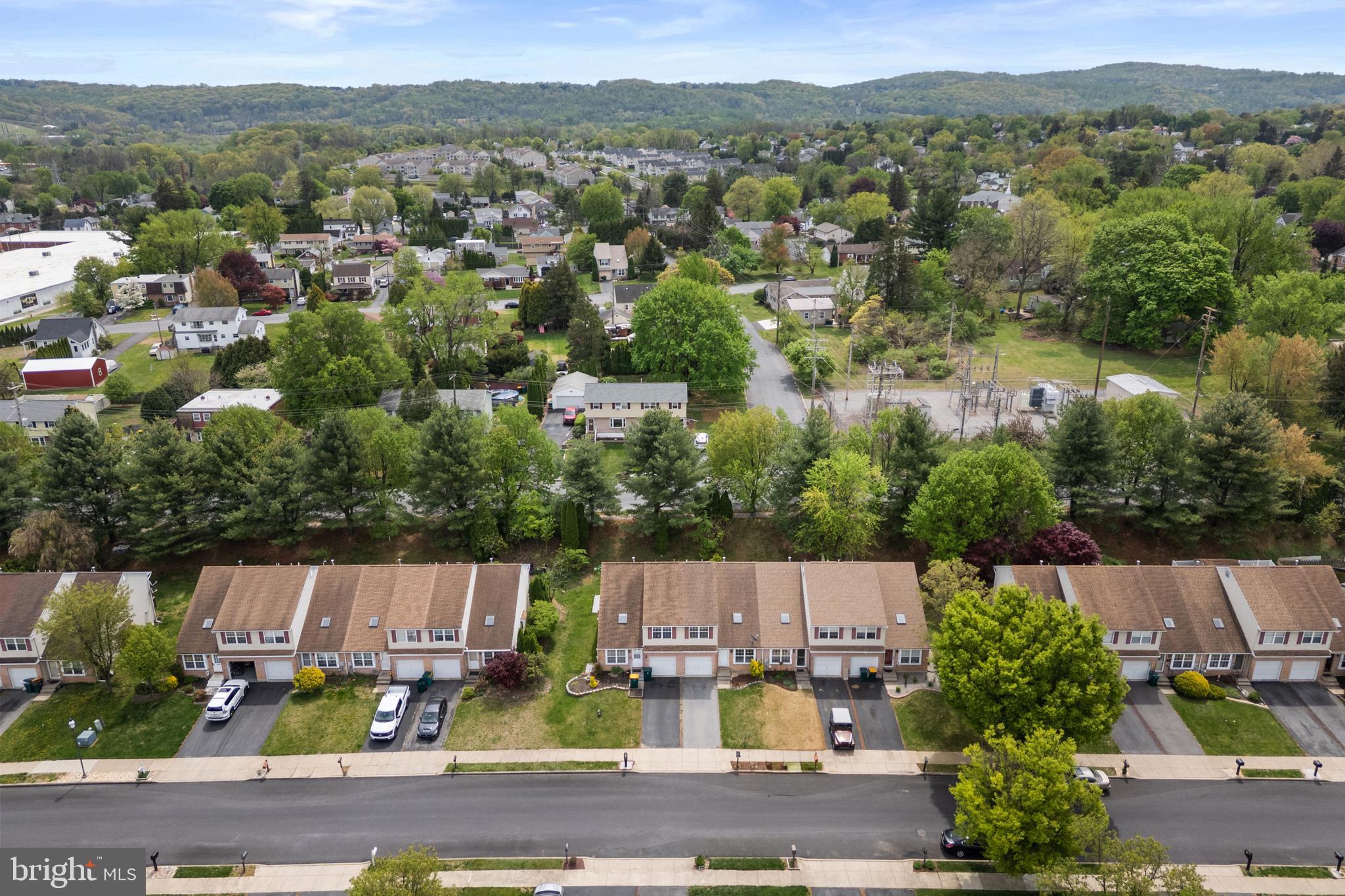 VICTORIA SQUARE - Residential