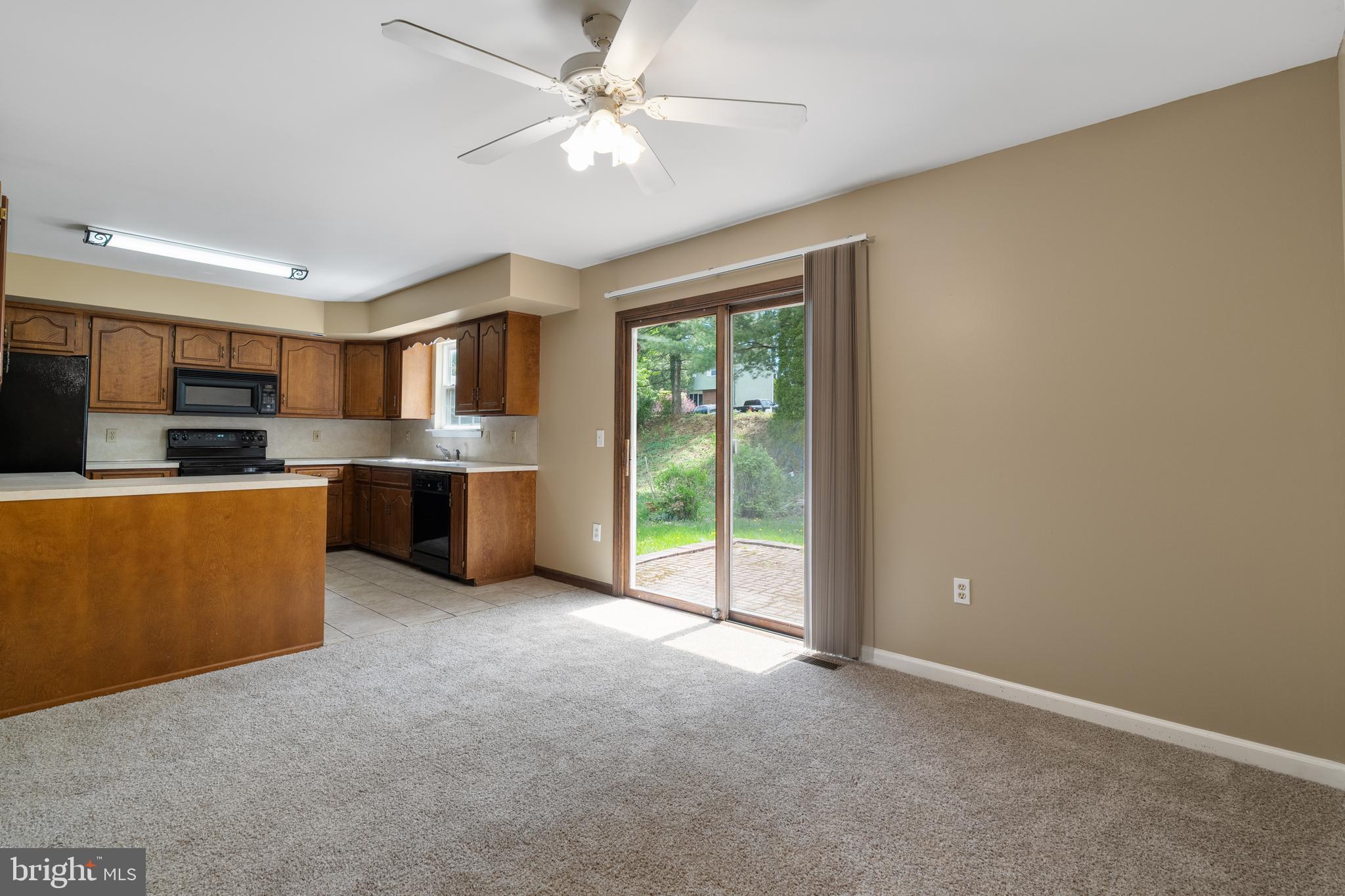 VICTORIA SQUARE - Residential