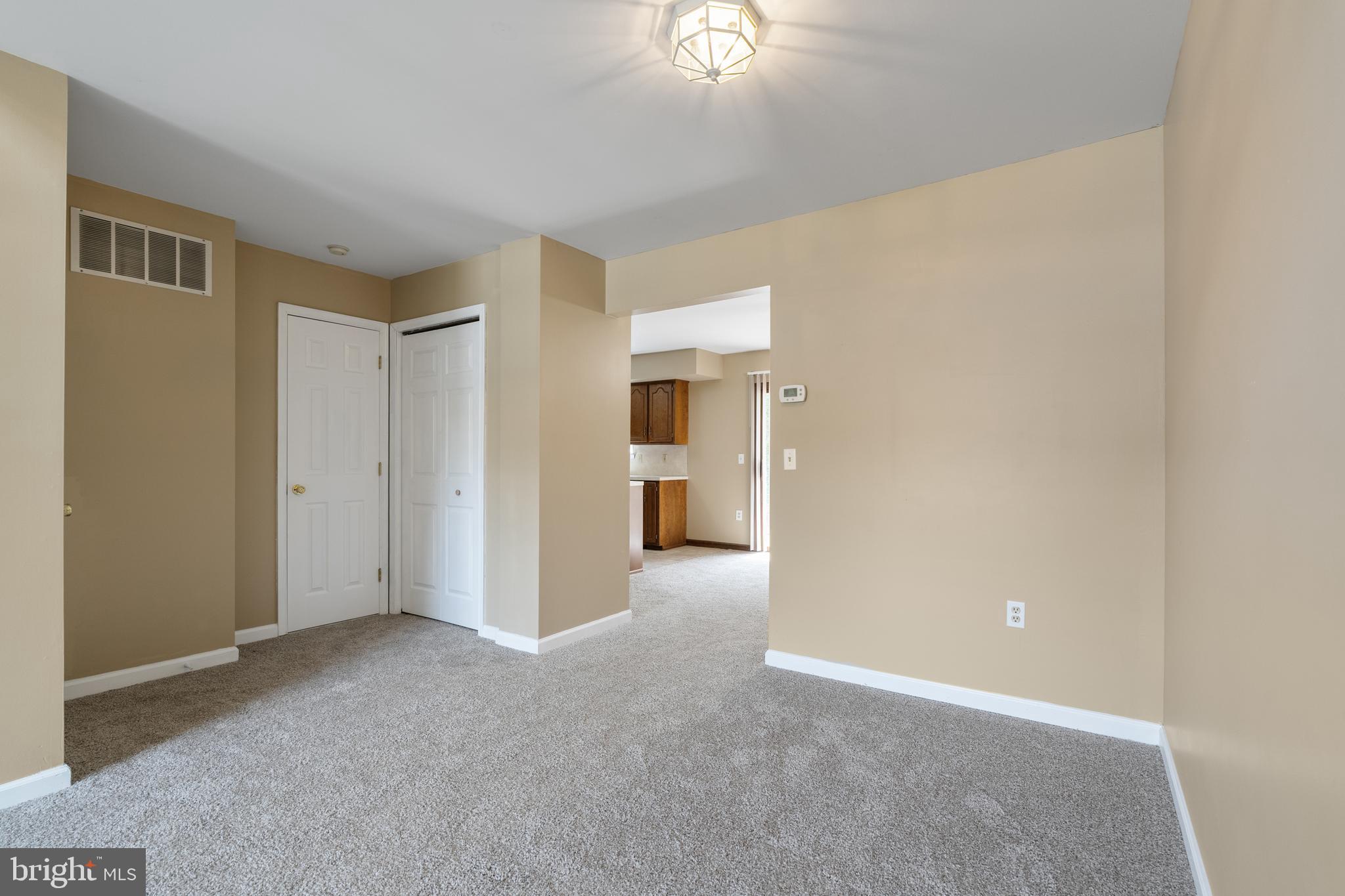 VICTORIA SQUARE - Residential