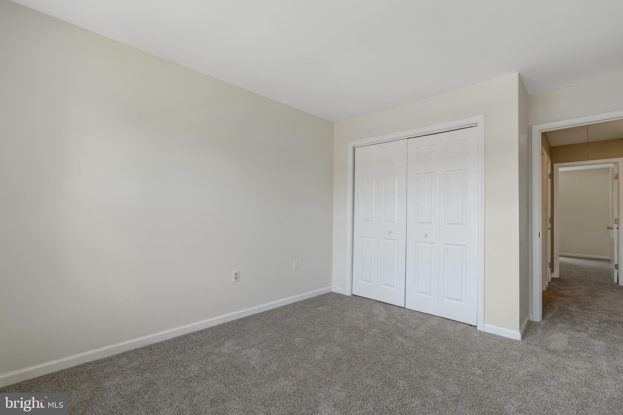 VICTORIA SQUARE - Residential