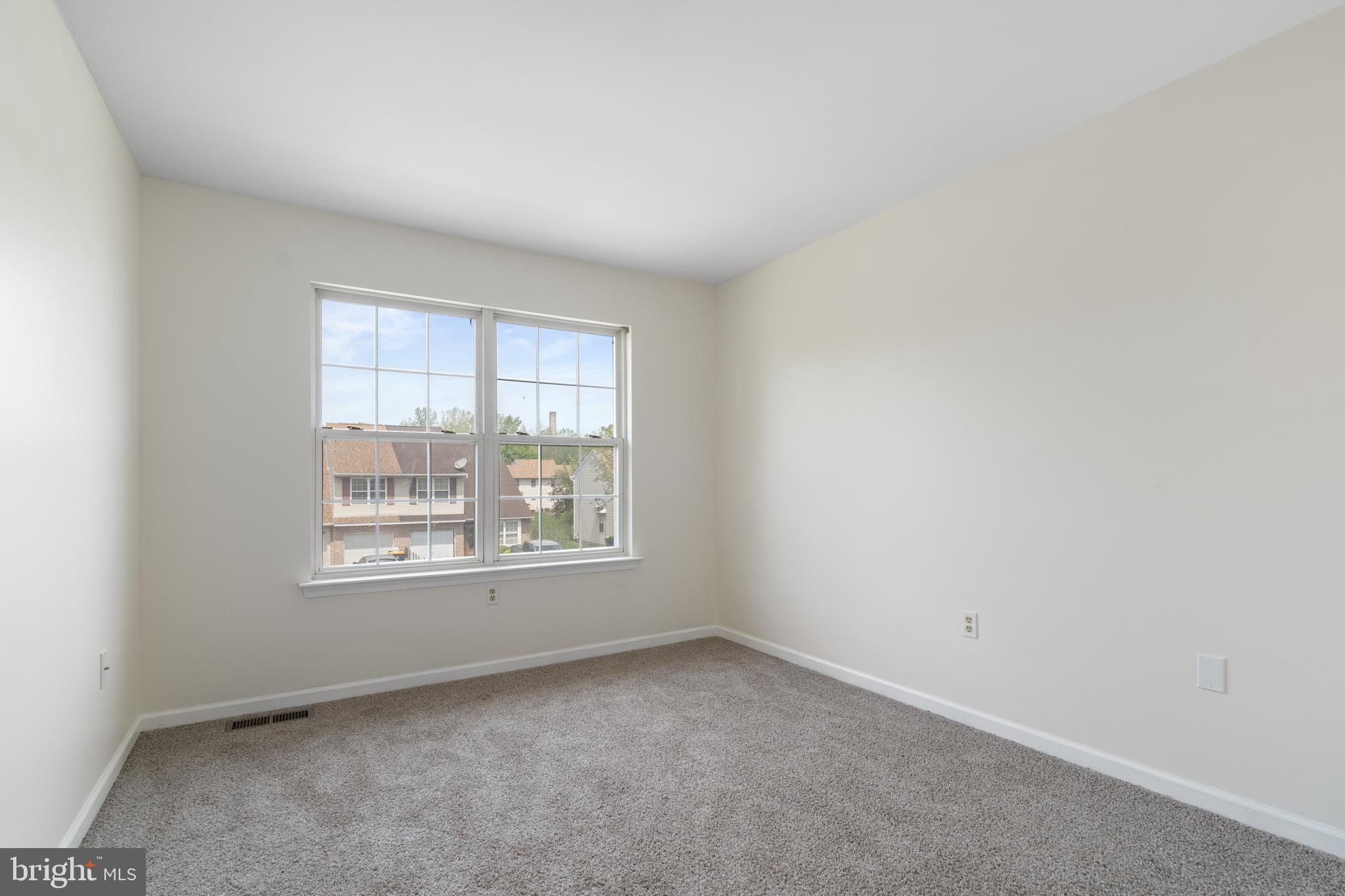 VICTORIA SQUARE - Residential