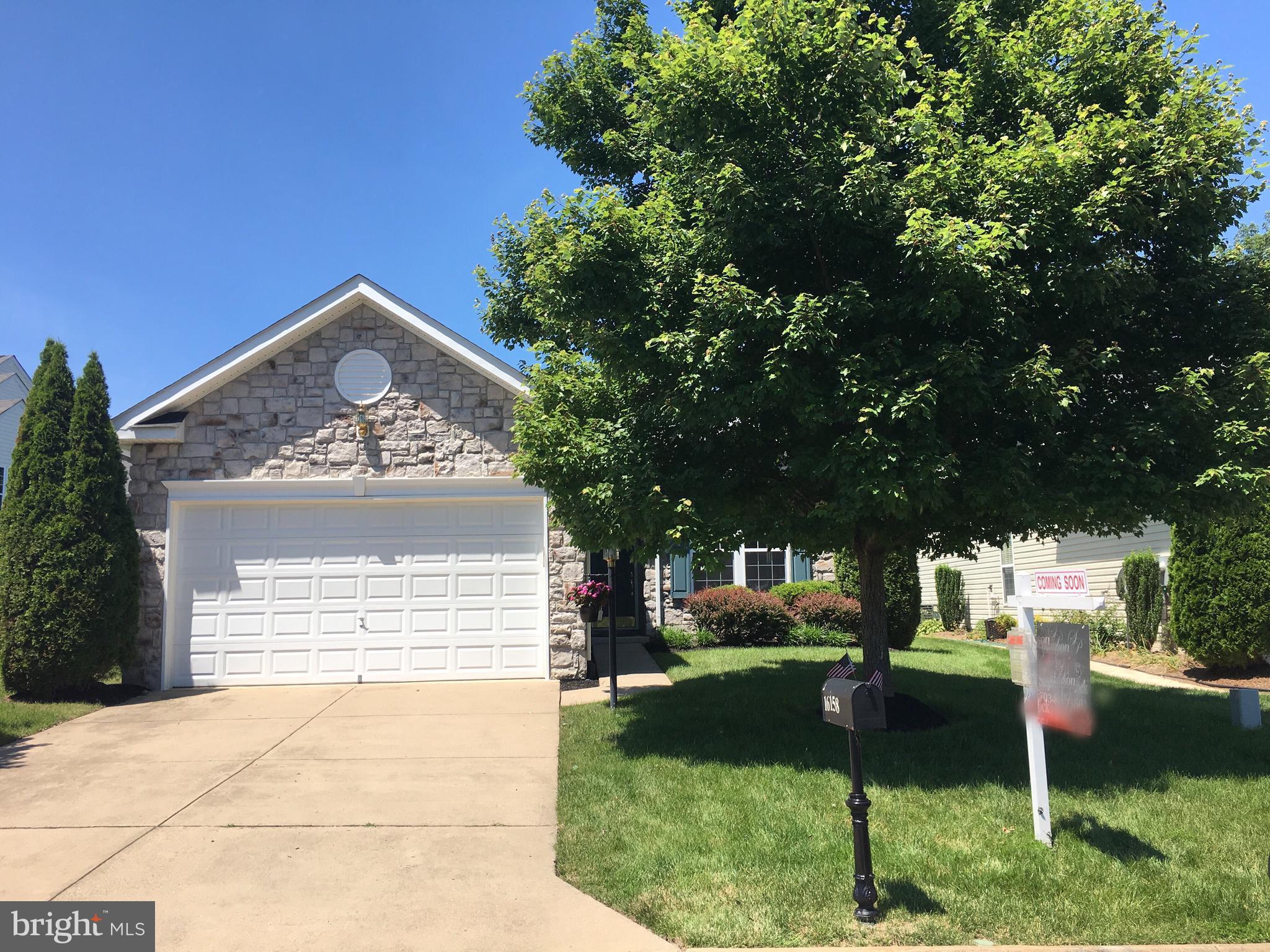 FOUR SEASONS - Residential