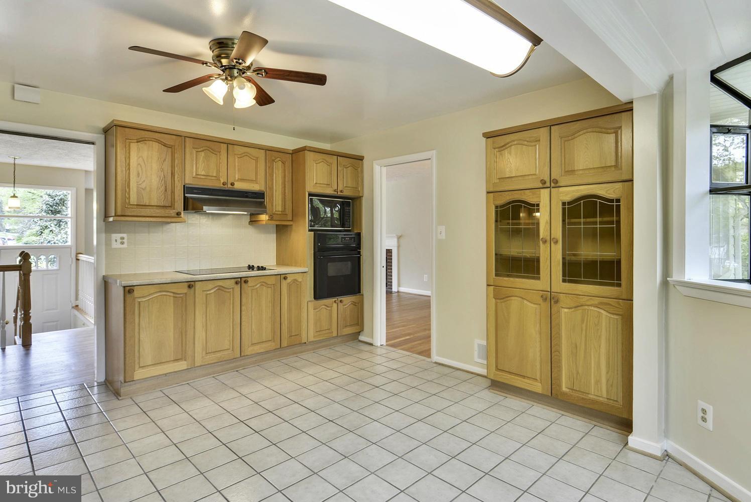 BROYHILL GLEN GARY PARK - Residential