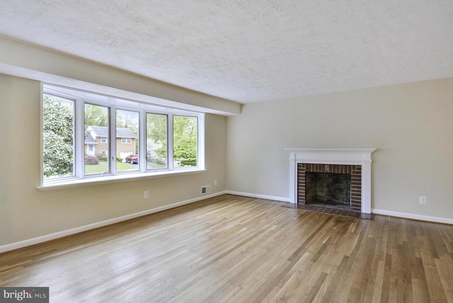 BROYHILL GLEN GARY PARK - Residential