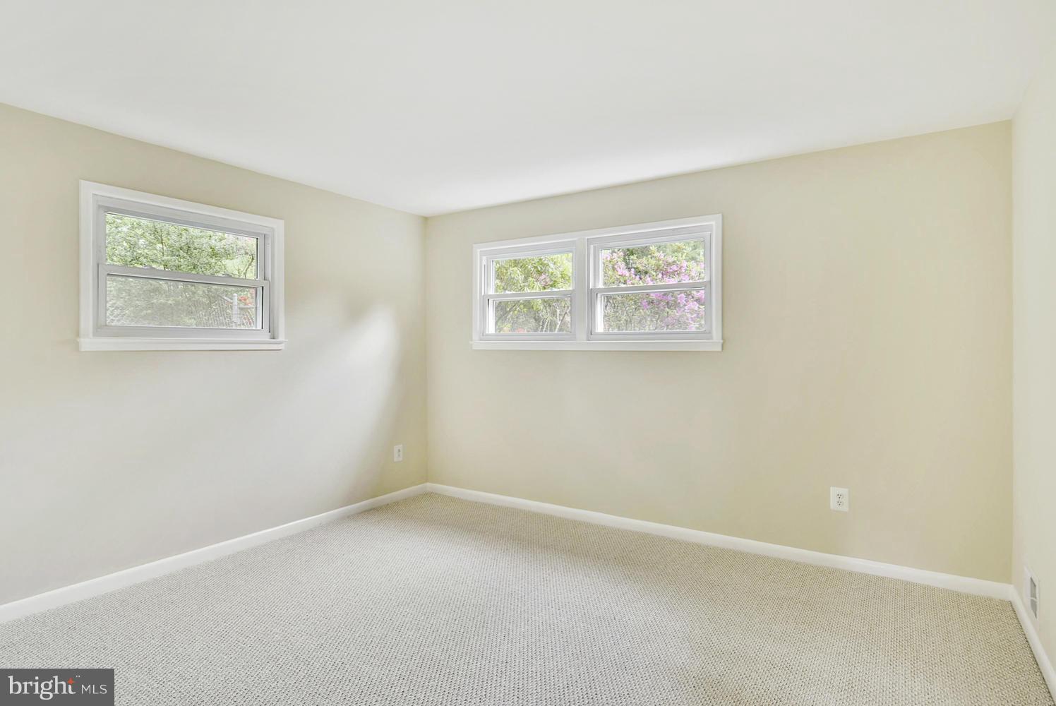 BROYHILL GLEN GARY PARK - Residential