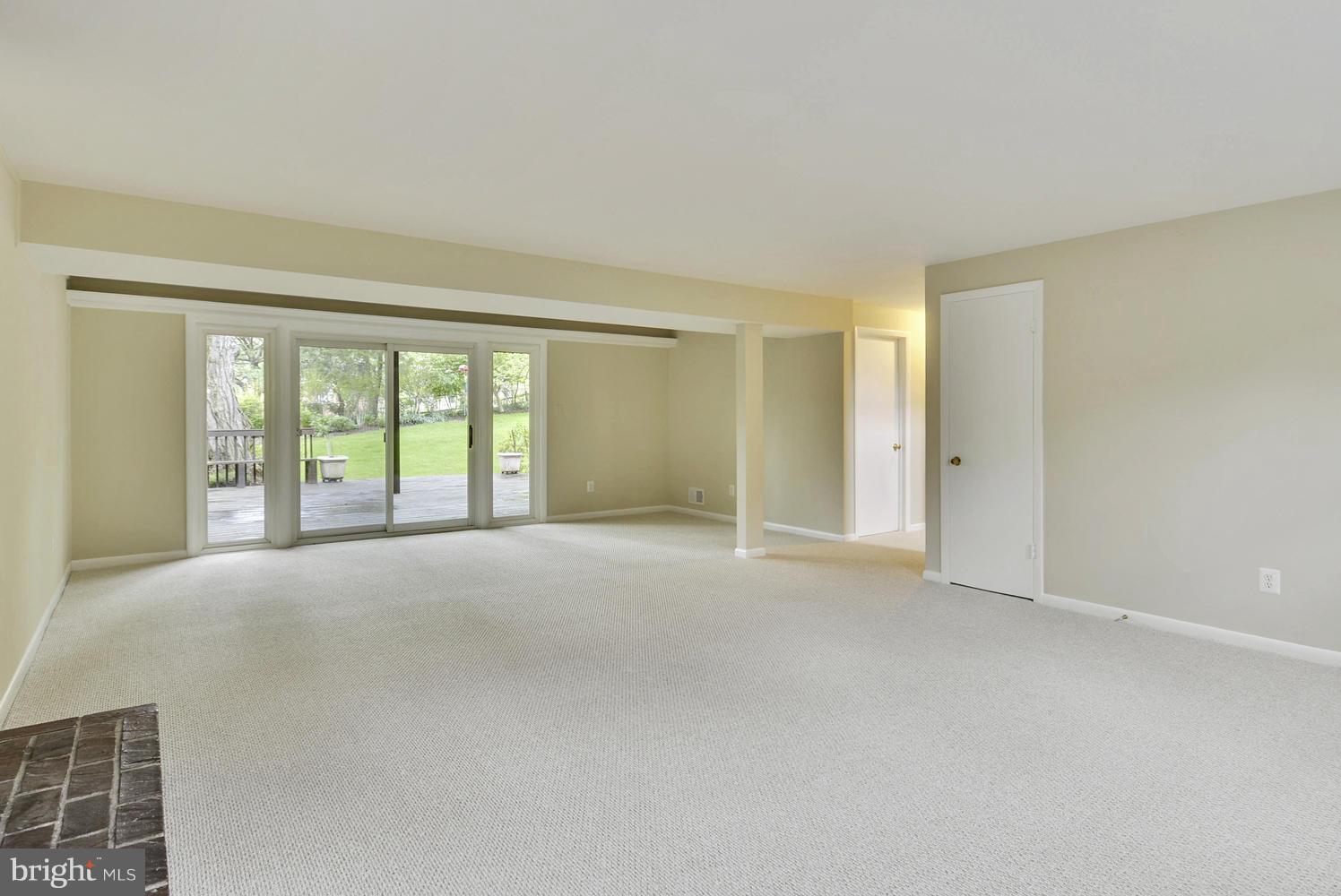 BROYHILL GLEN GARY PARK - Residential