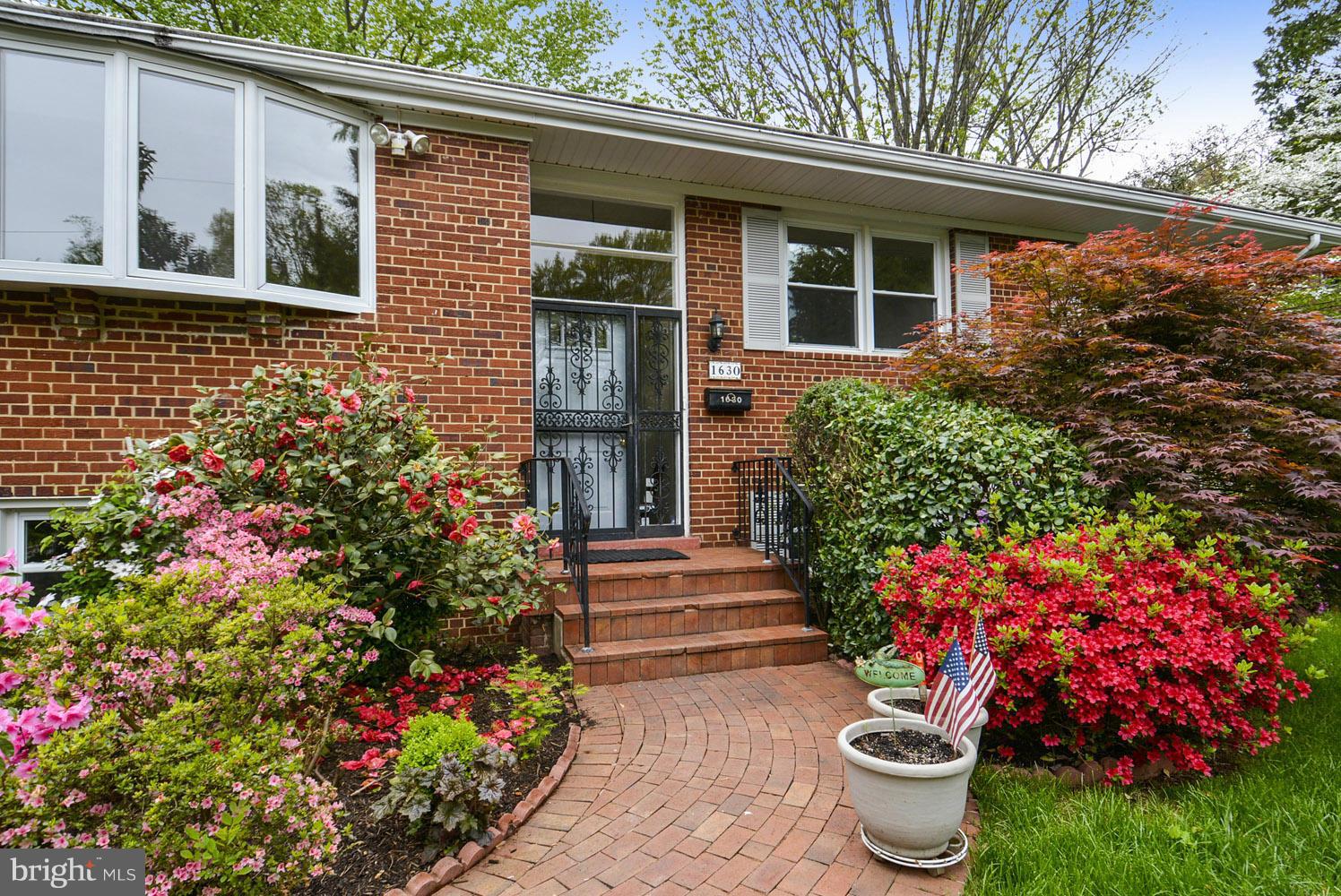 BROYHILL GLEN GARY PARK - Residential