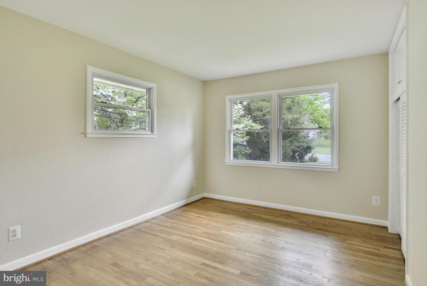 BROYHILL GLEN GARY PARK - Residential