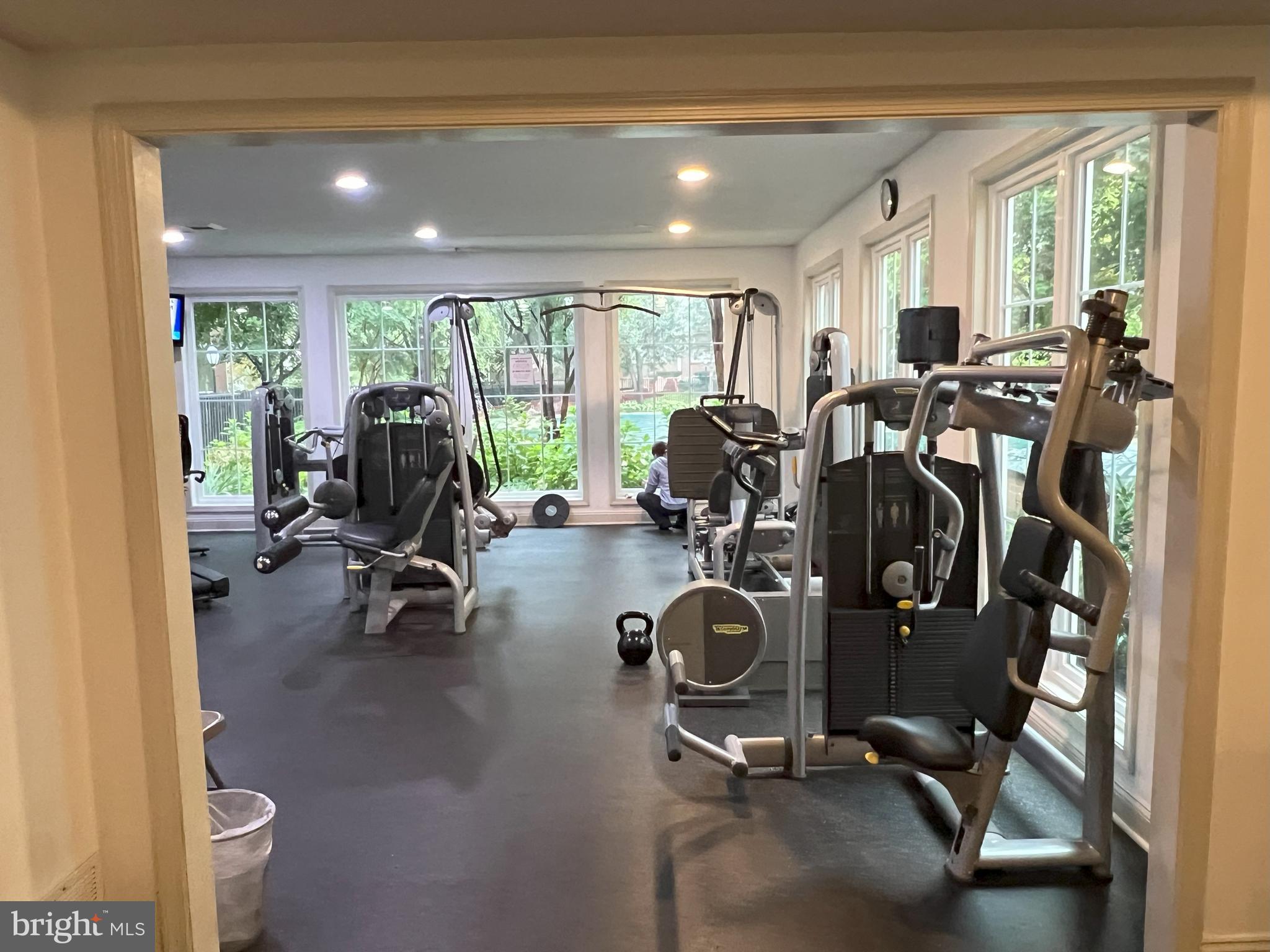 FOUNTAINS AT MCLEAN - Residential Lease