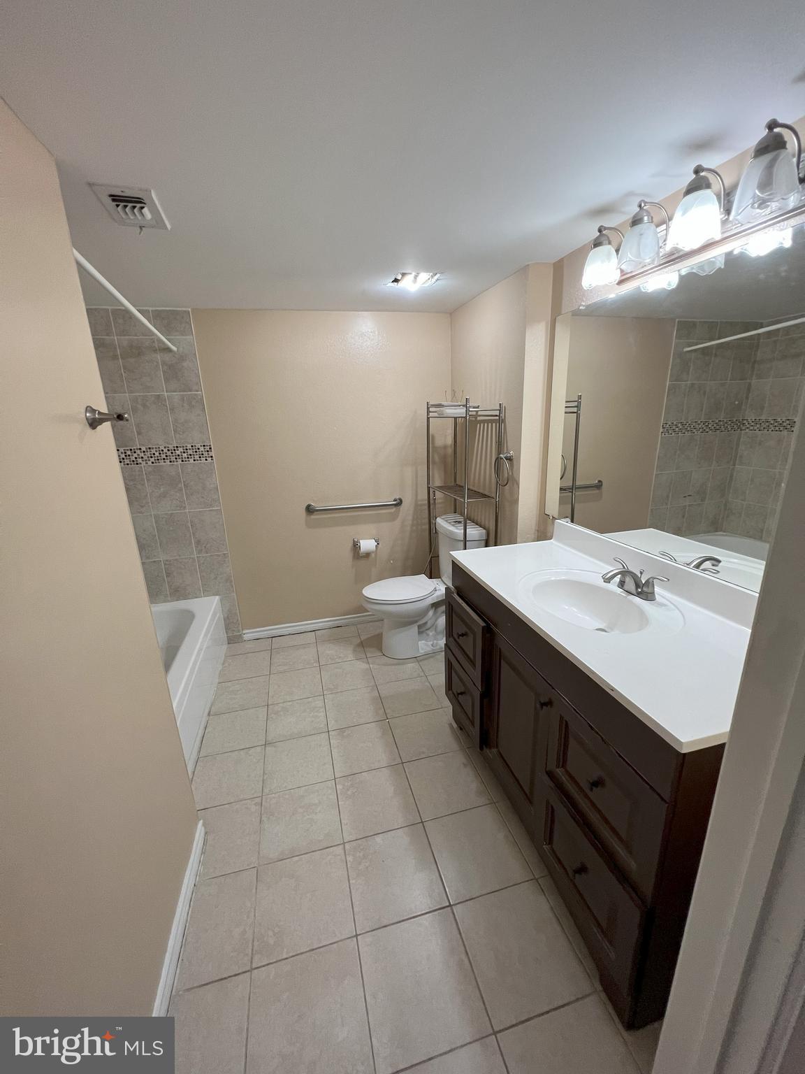 FOUNTAINS AT MCLEAN - Residential Lease