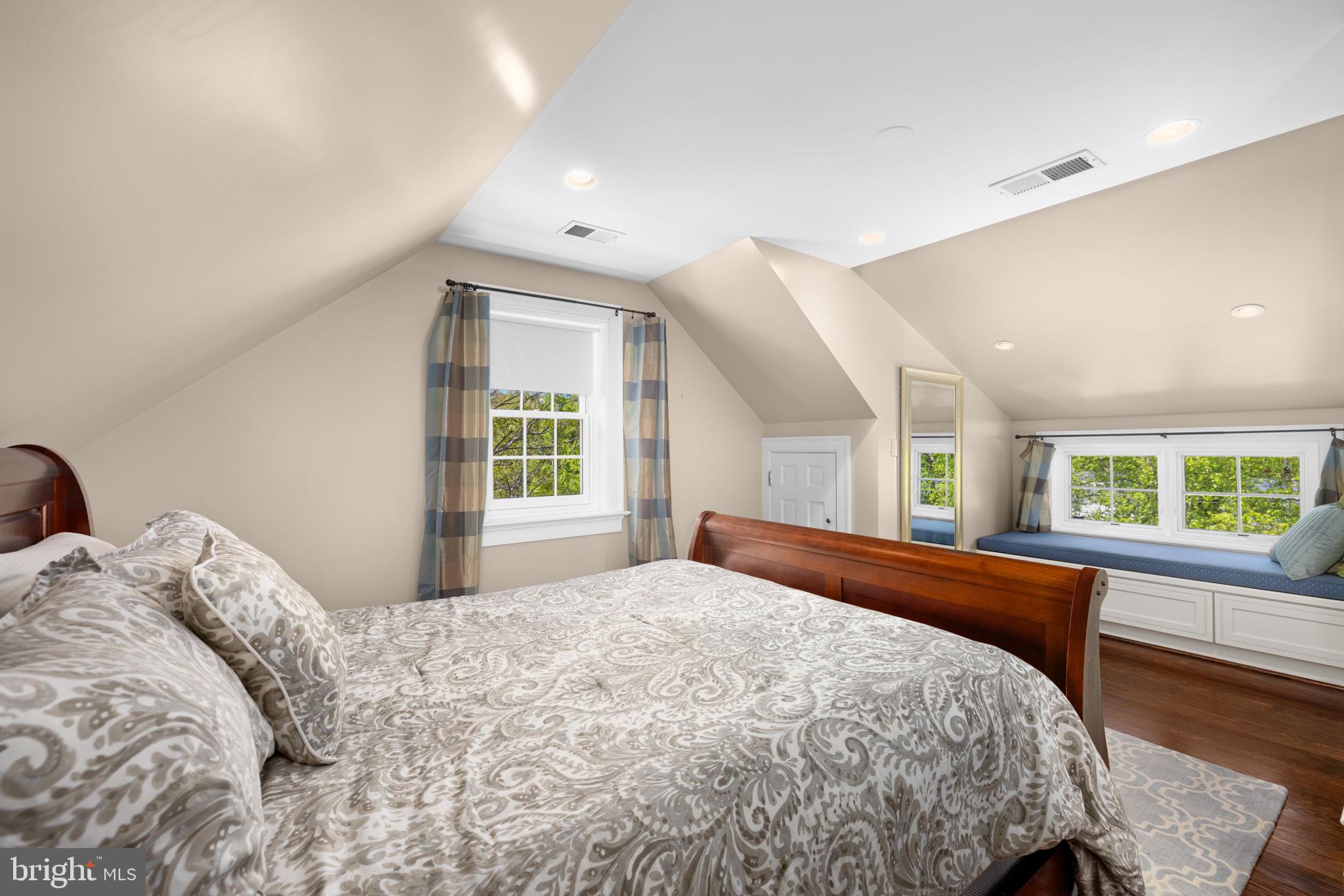 JEFFERSON PARK - Residential