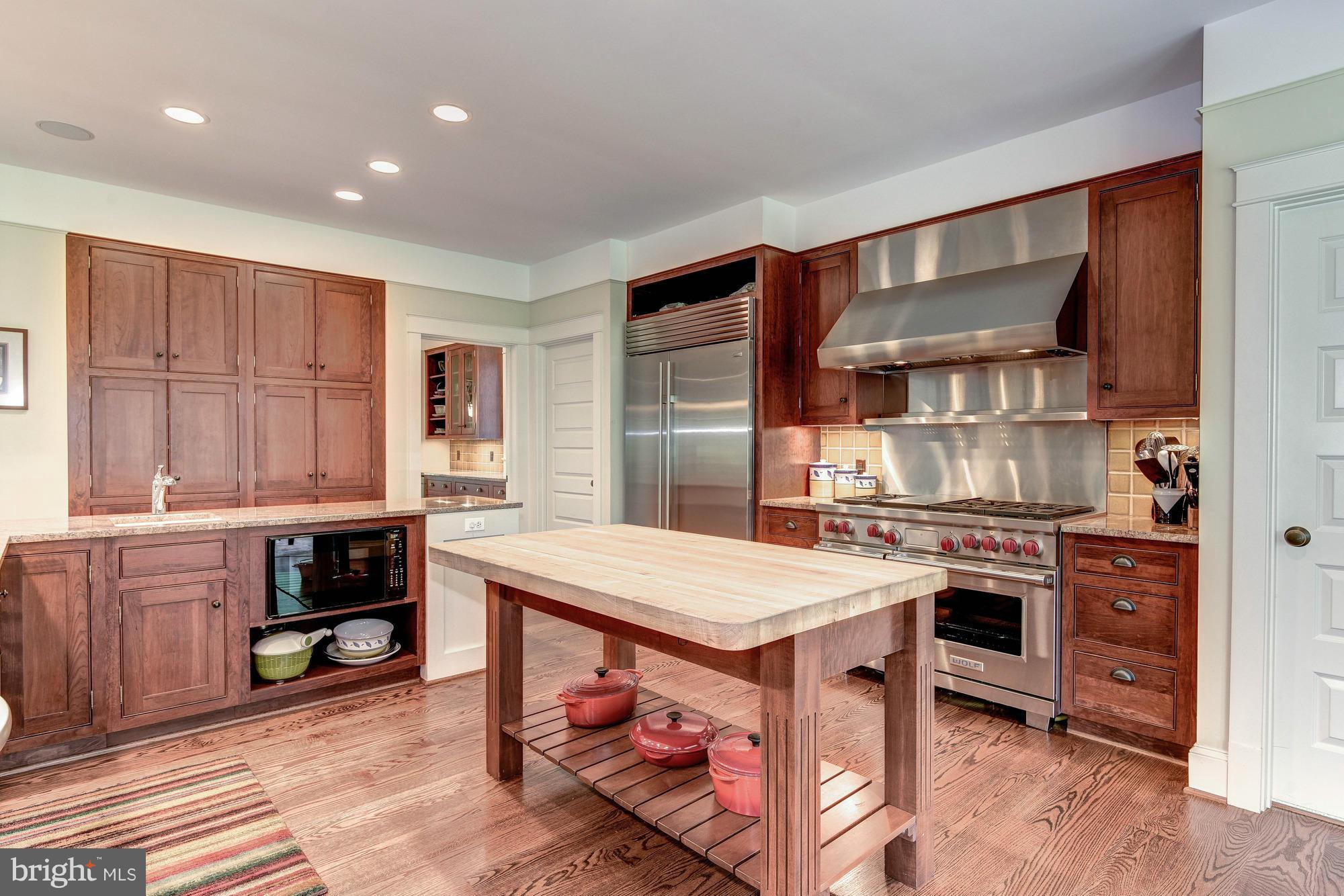 FALLS CHURCH - Residential