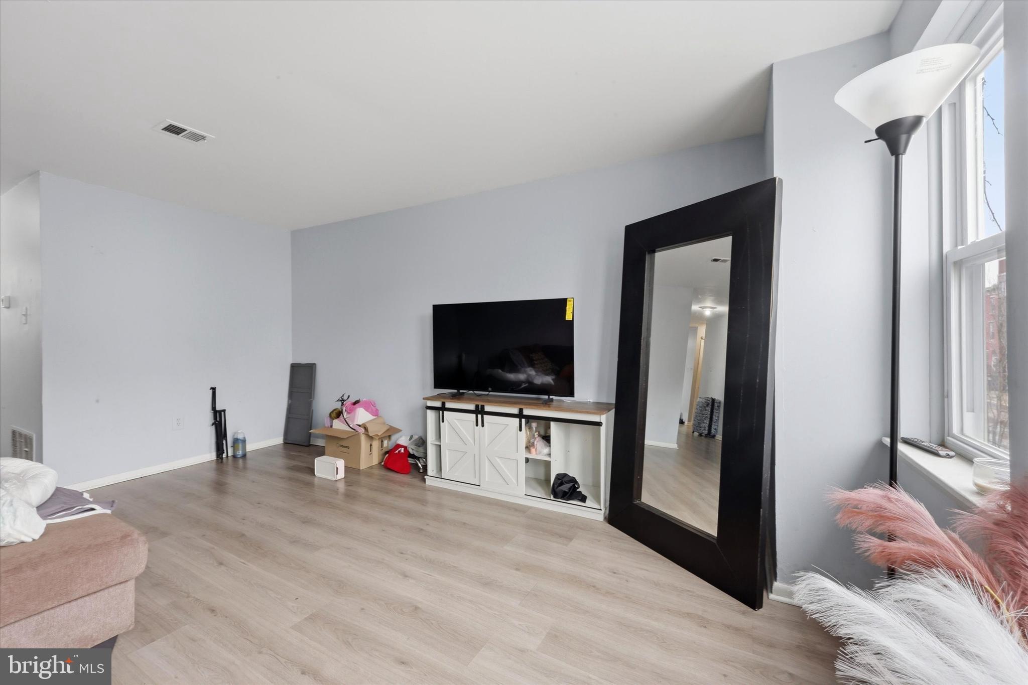 STRAWBERRY MANSION - Residential Income