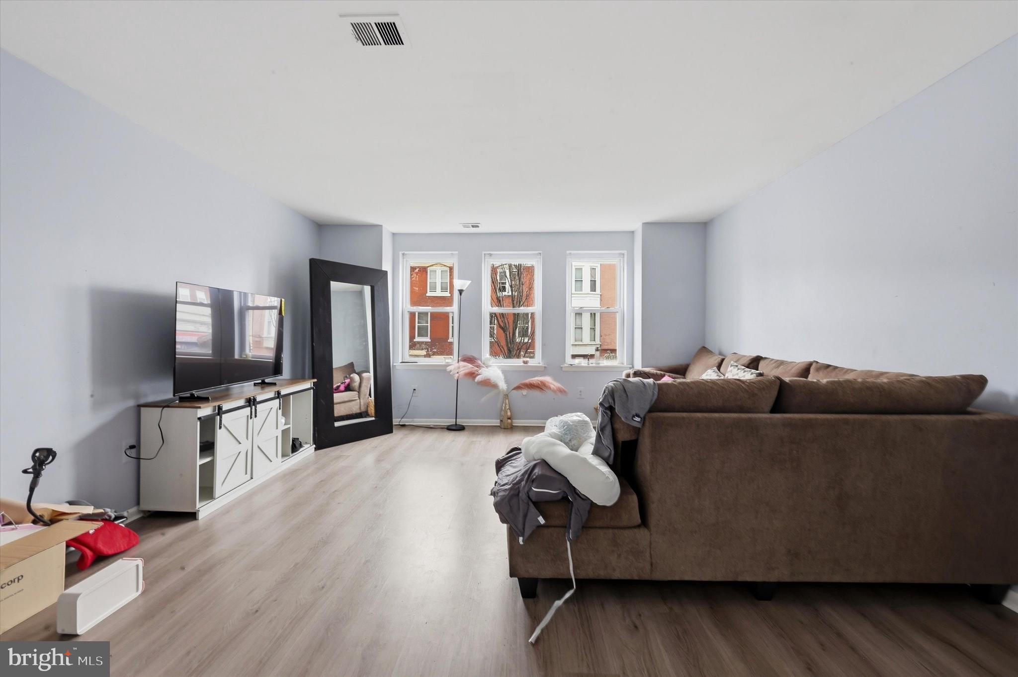 STRAWBERRY MANSION - Residential Income