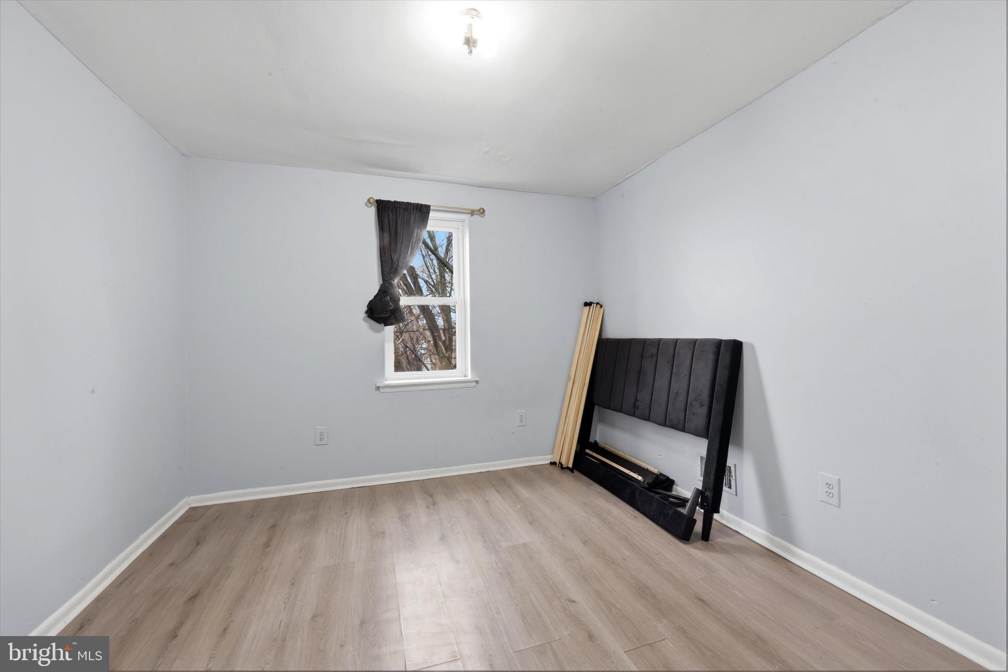 STRAWBERRY MANSION - Residential Income