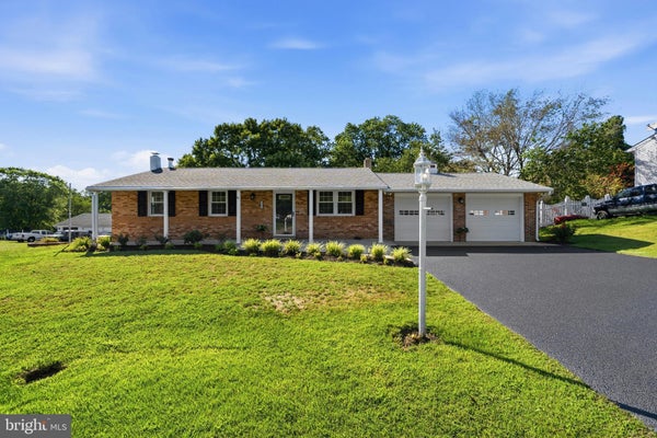 12182 CAVALIER DR, DUNKIRK, MD 20754 - Image 8b42db24c04467ec6ea5a9e2c0328547/3685149156