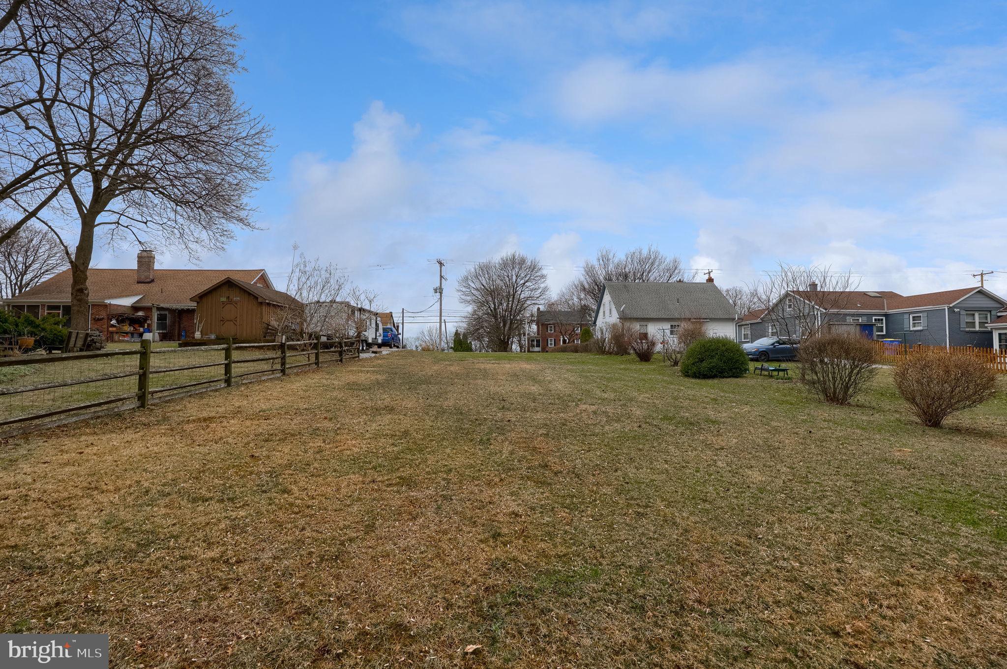 PLEASUREVILLE - Land