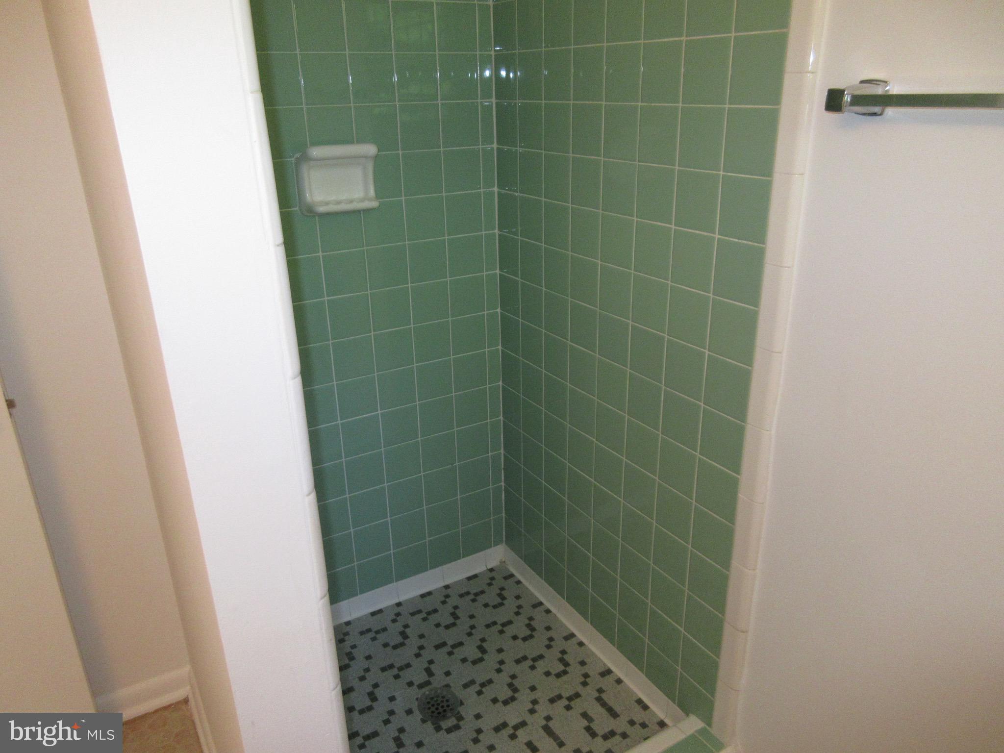 BROYHILL LANGLEY ESTATES - Residential Lease