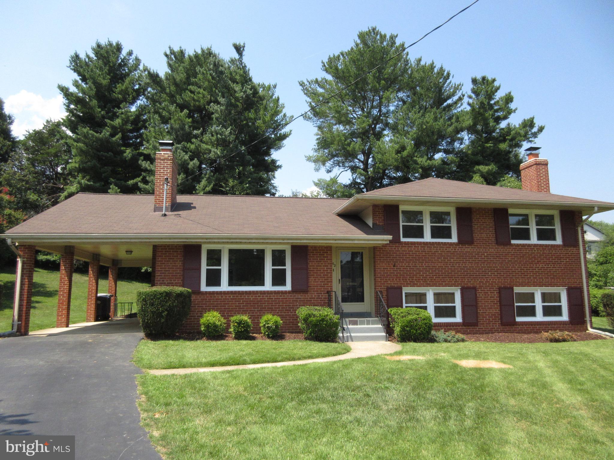 BROYHILL LANGLEY ESTATES - Residential Lease