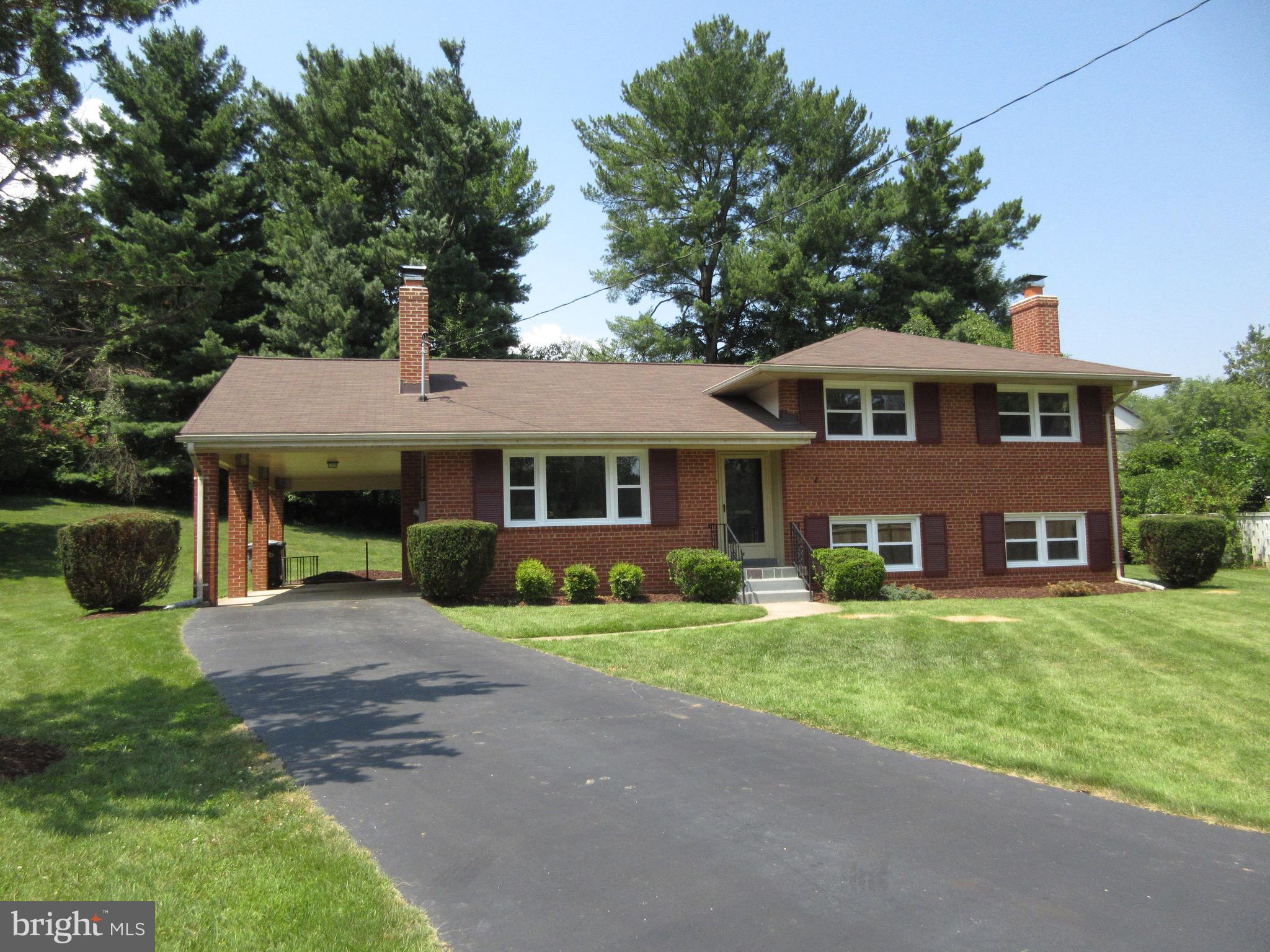 BROYHILL LANGLEY ESTATES - Residential Lease