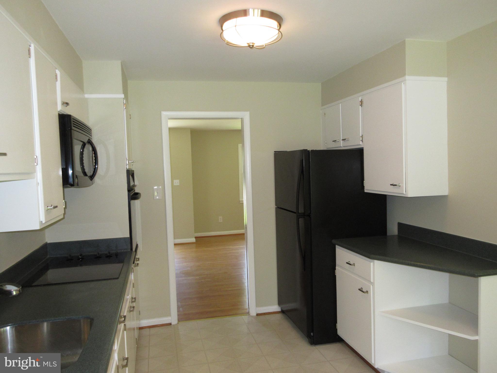 BROYHILL LANGLEY ESTATES - Residential Lease