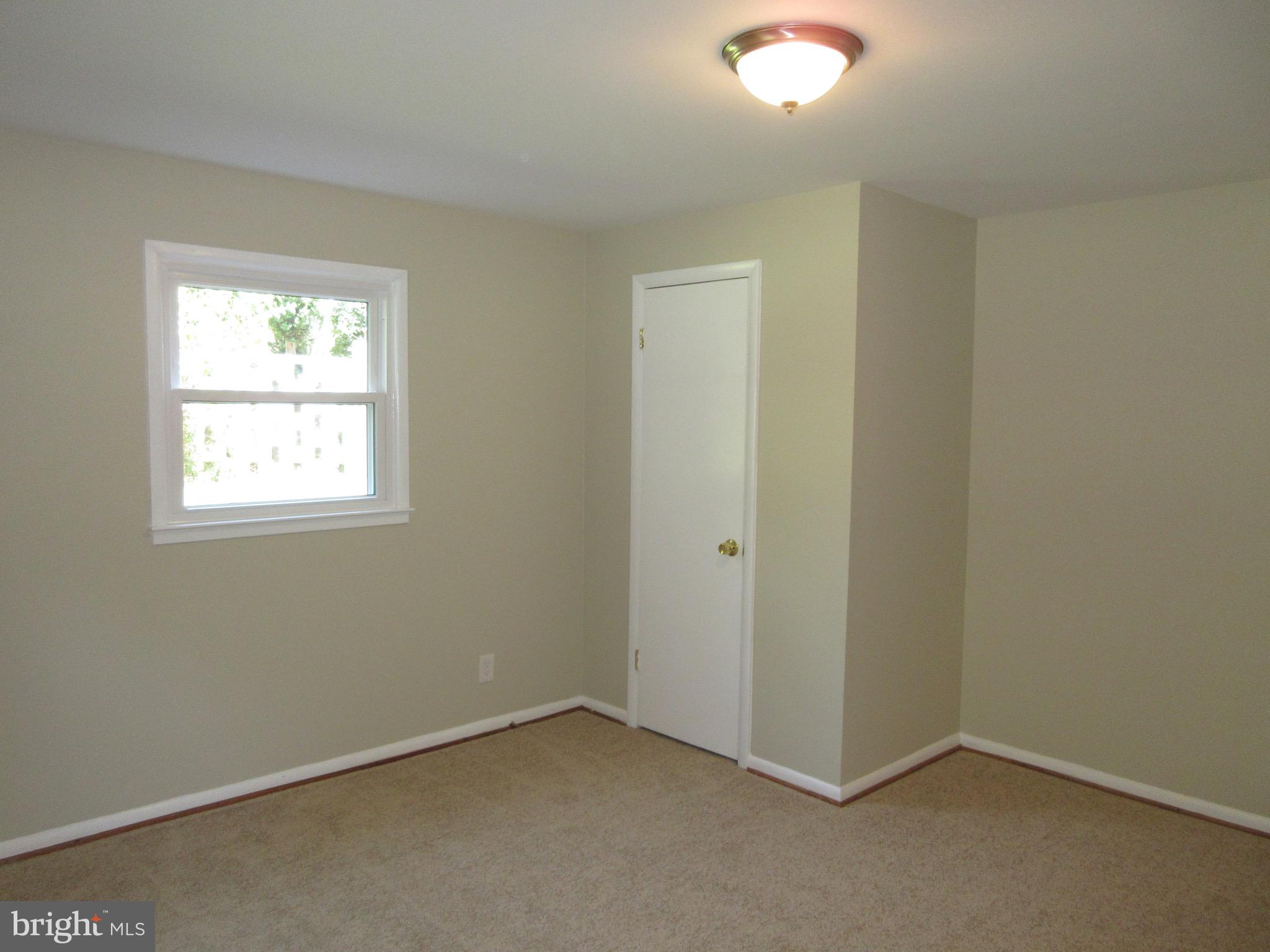 BROYHILL LANGLEY ESTATES - Residential Lease