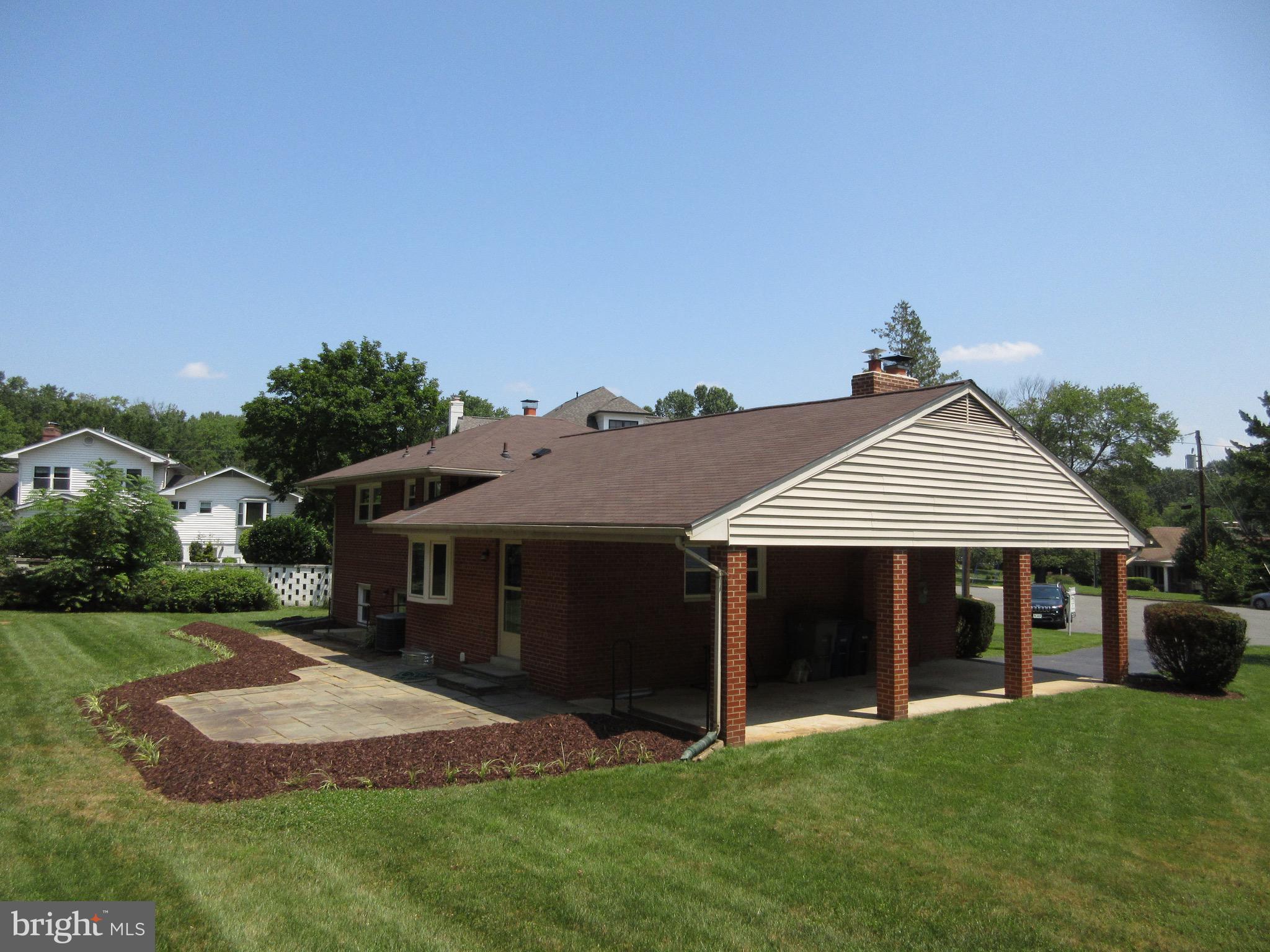 BROYHILL LANGLEY ESTATES - Residential Lease