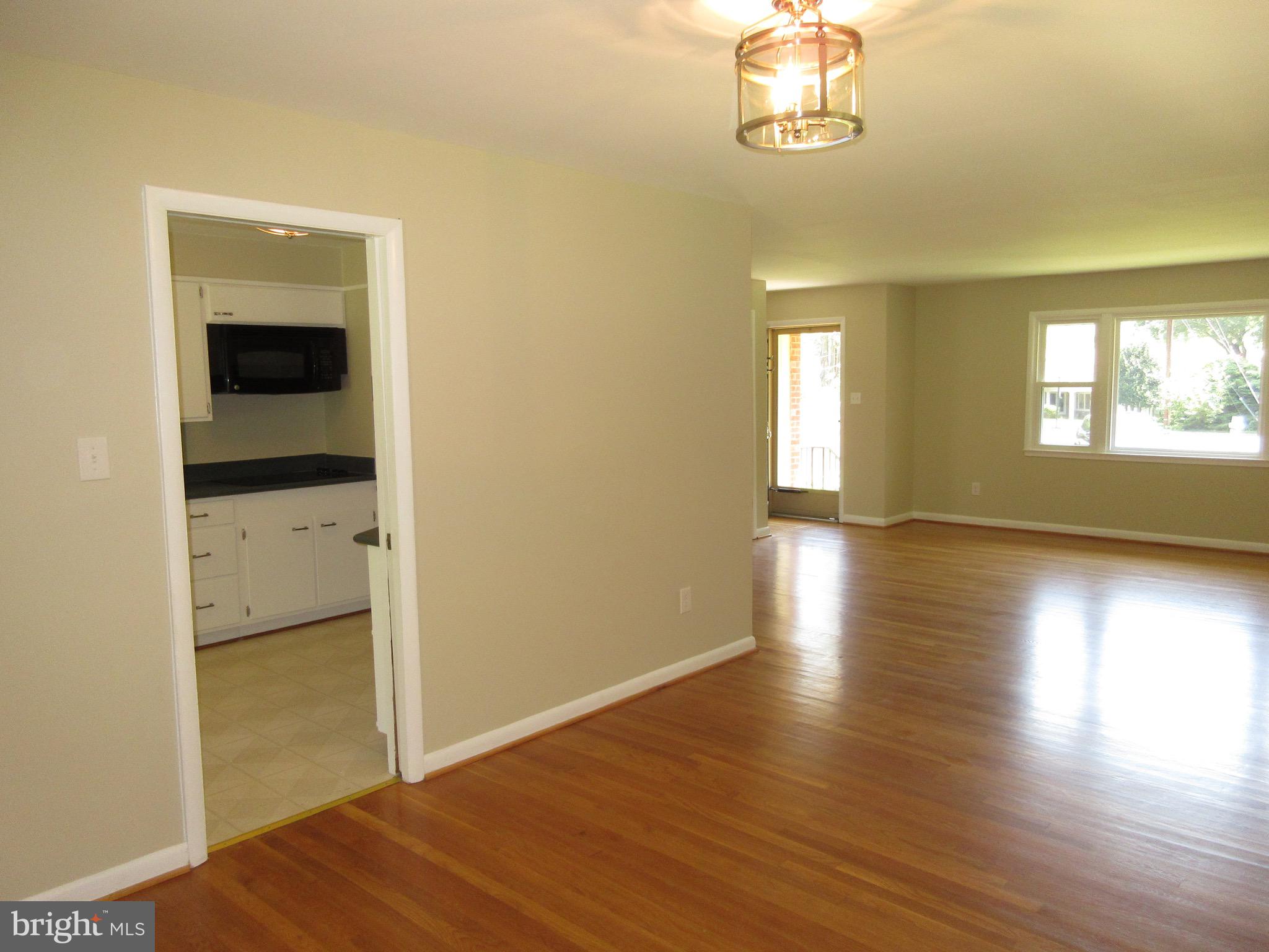 BROYHILL LANGLEY ESTATES - Residential Lease