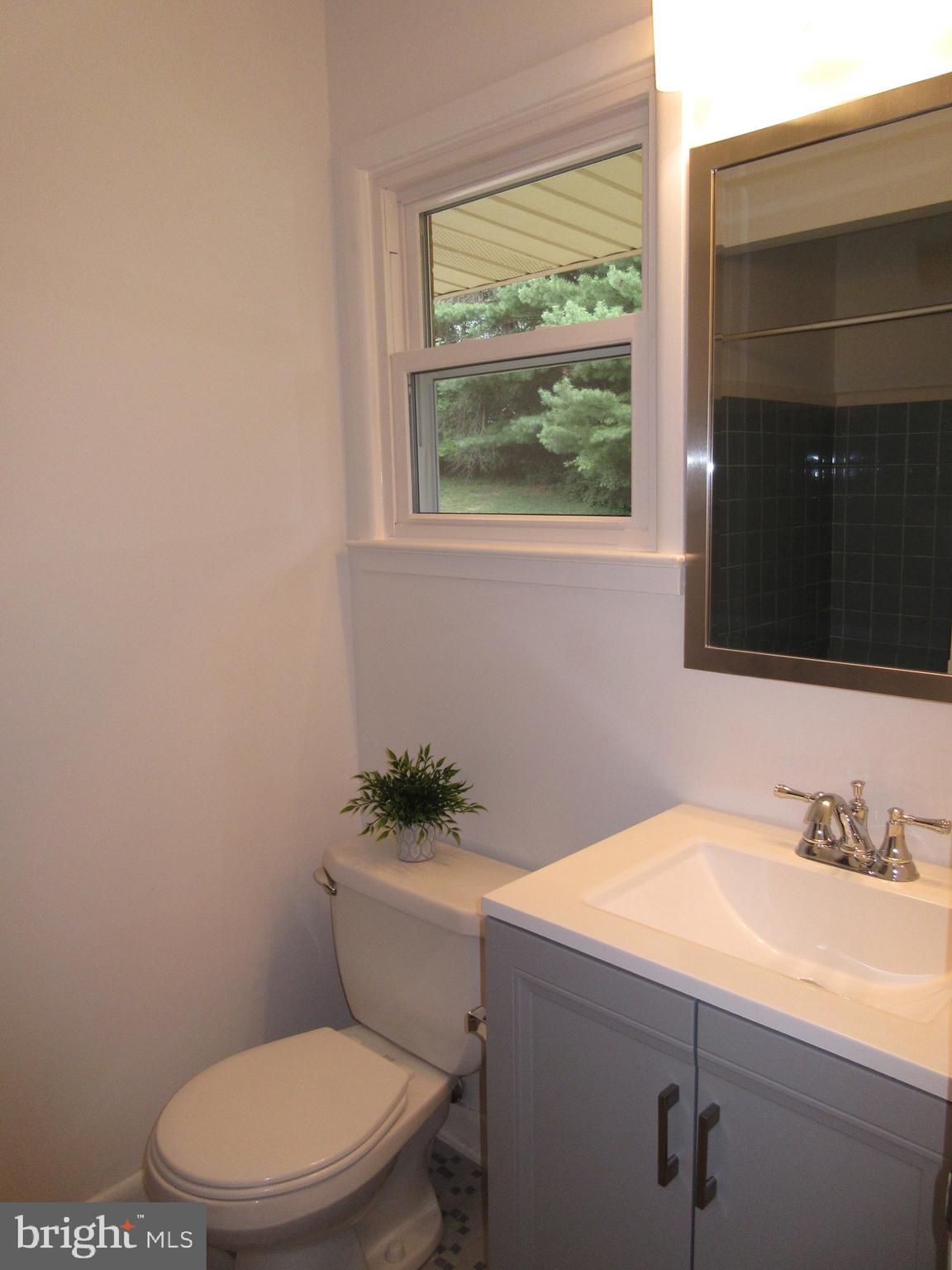 BROYHILL LANGLEY ESTATES - Residential Lease