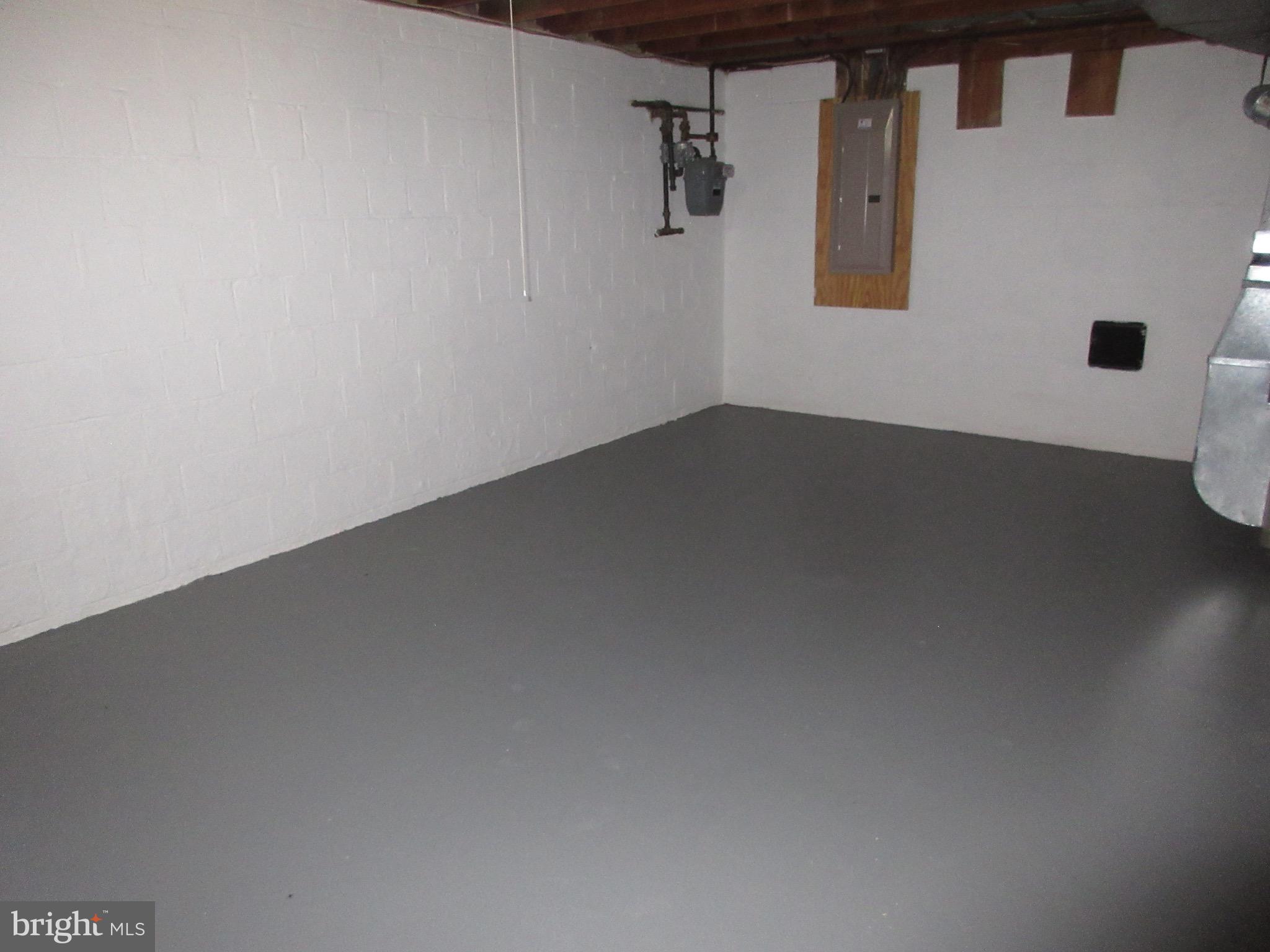 BROYHILL LANGLEY ESTATES - Residential Lease