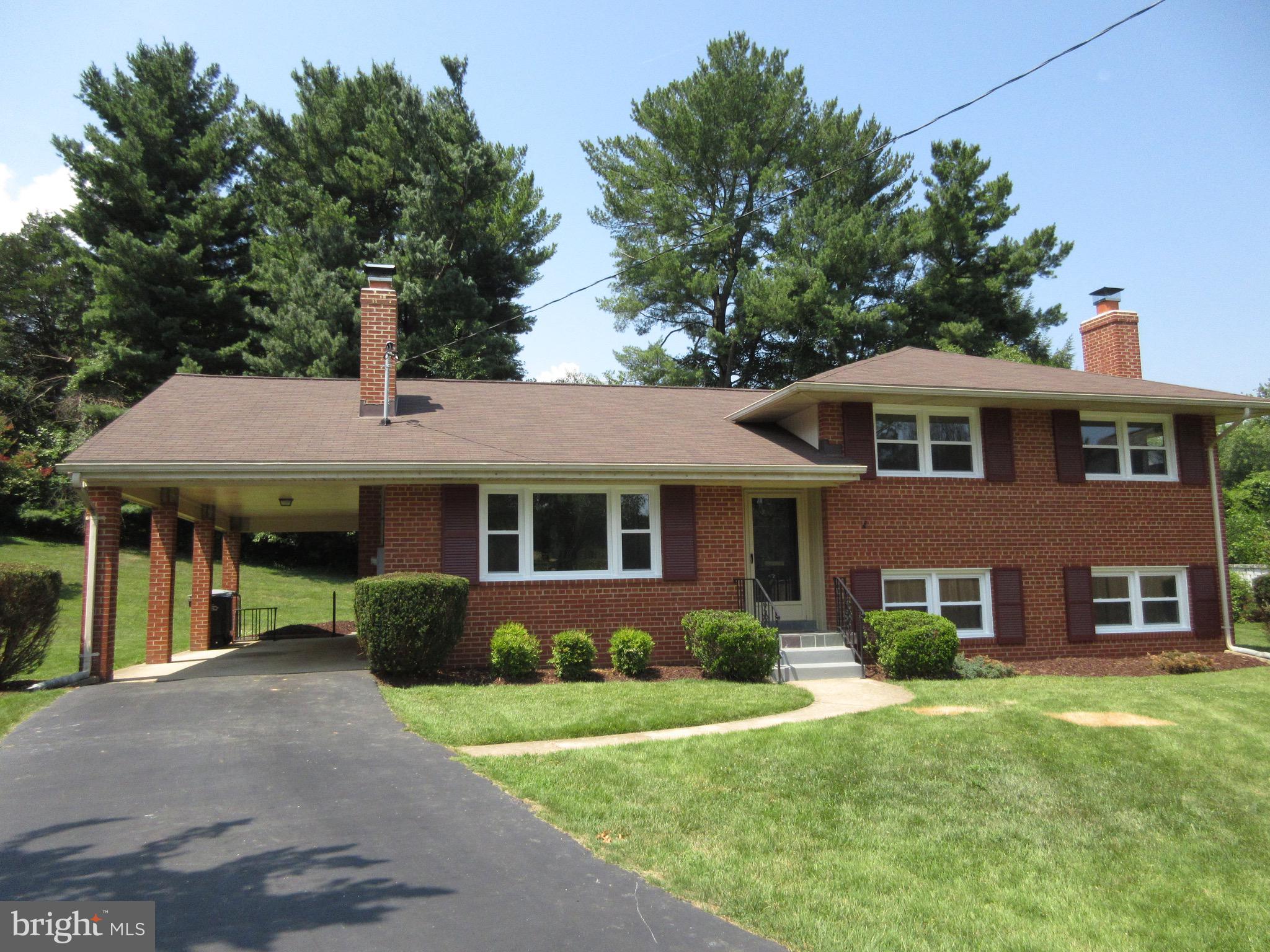 BROYHILL LANGLEY ESTATES - Residential Lease