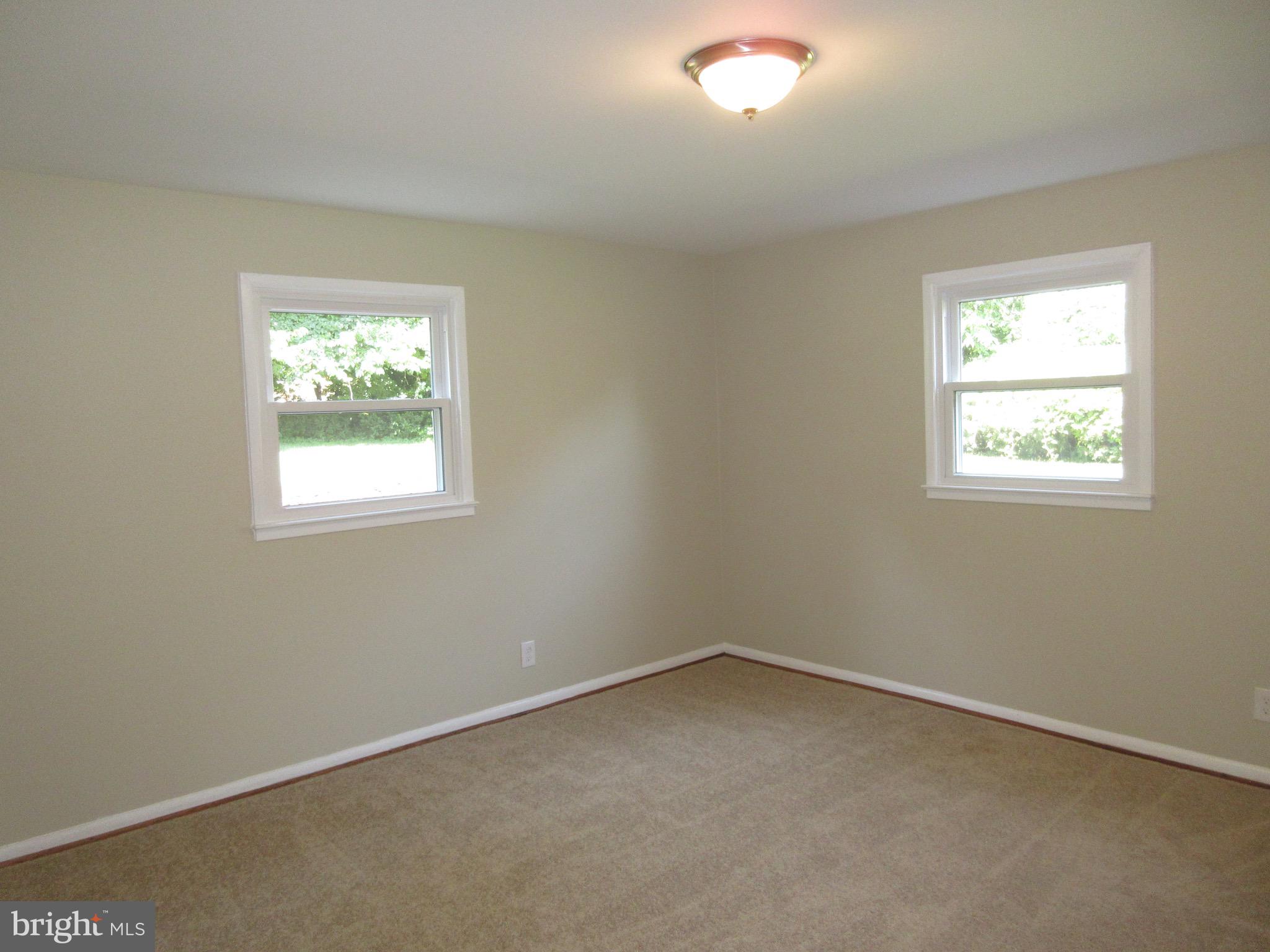 BROYHILL LANGLEY ESTATES - Residential Lease