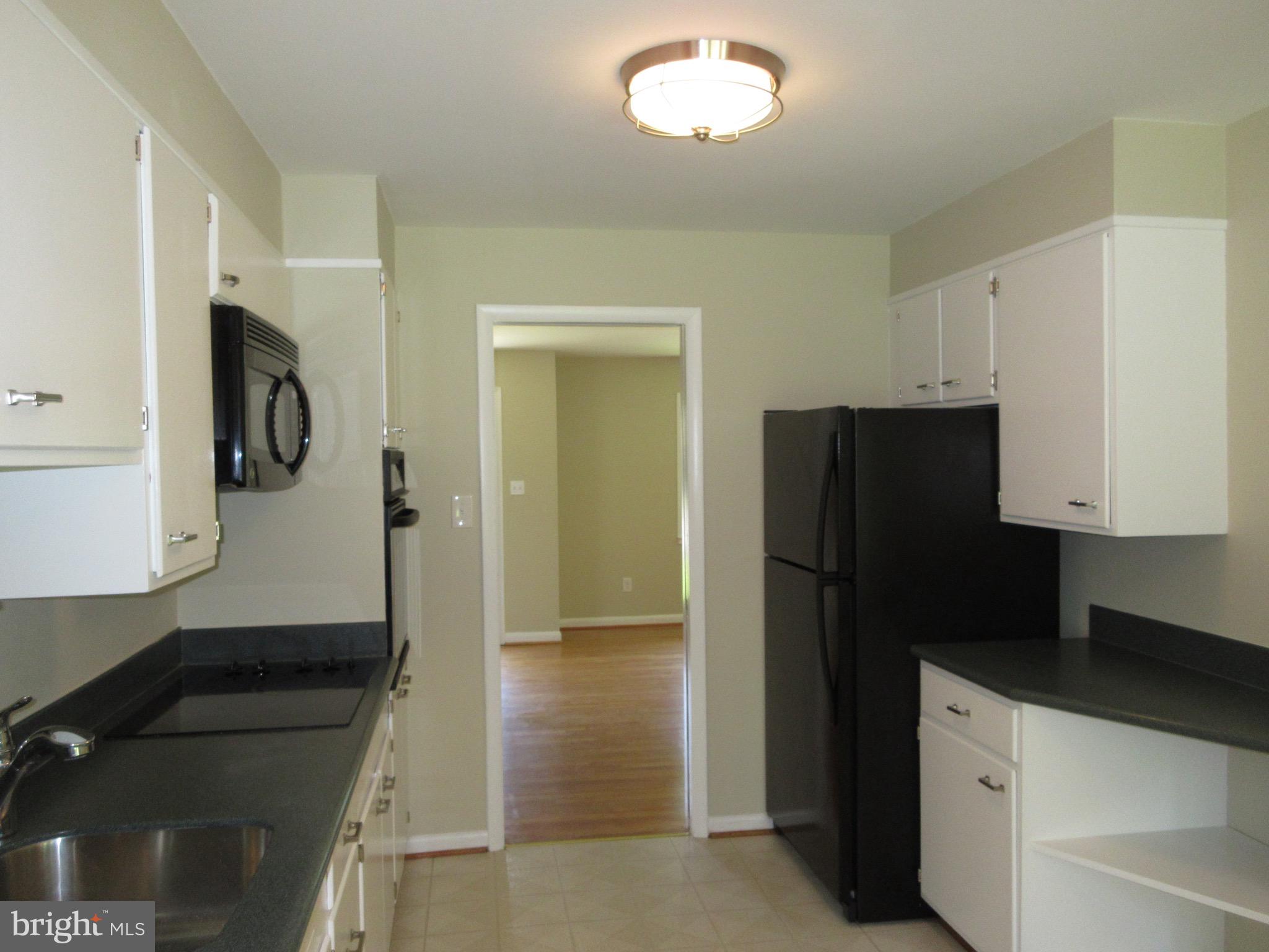 BROYHILL LANGLEY ESTATES - Residential Lease